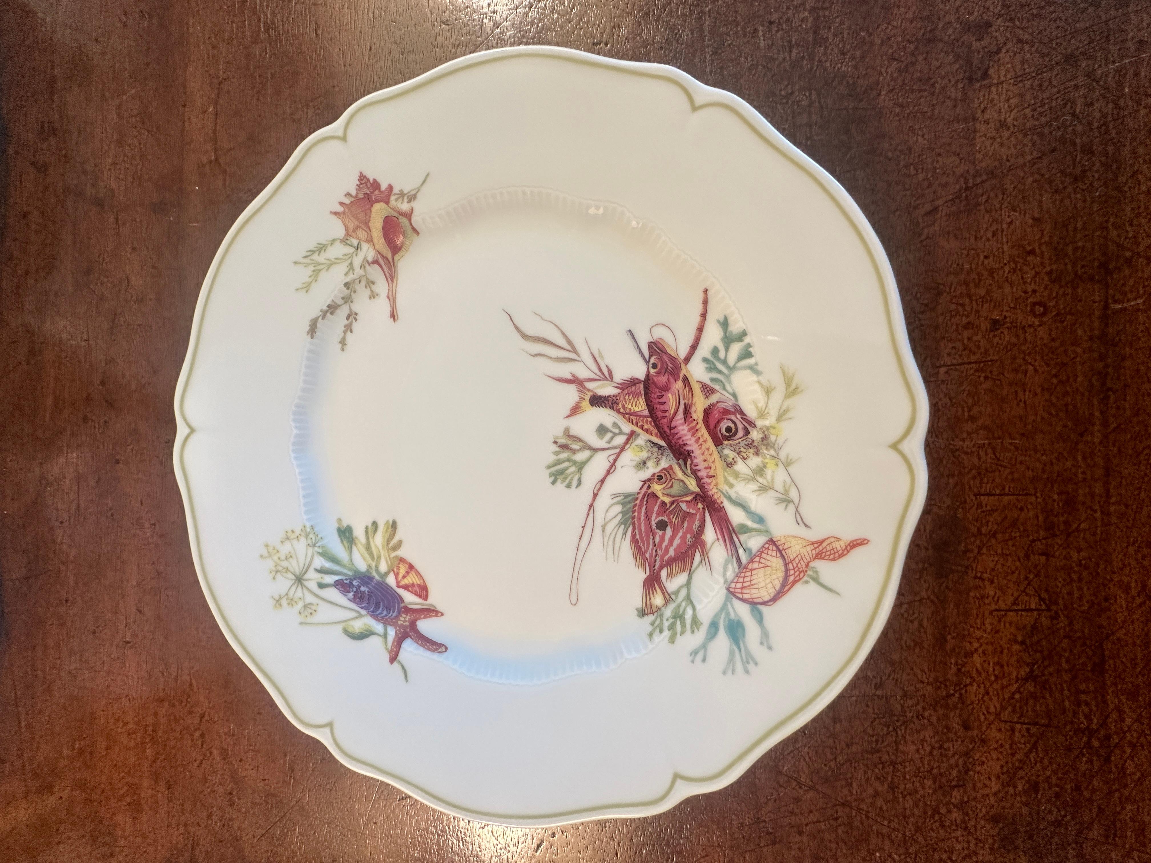 Set of 12 Havilland- Limoges Dinner Plates, Six Fish and Crustacean Designs In Good Condition For Sale In San Francisco, CA