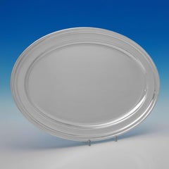 Seltenes Set von 12 ovalen, antiken, versilberten Serviergeschirrstücken - hergestellt um 1910