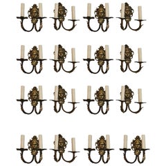 Raro juego de 16 candelabros franceses de latón de los años 40 '14 dobles, dos sencillos'