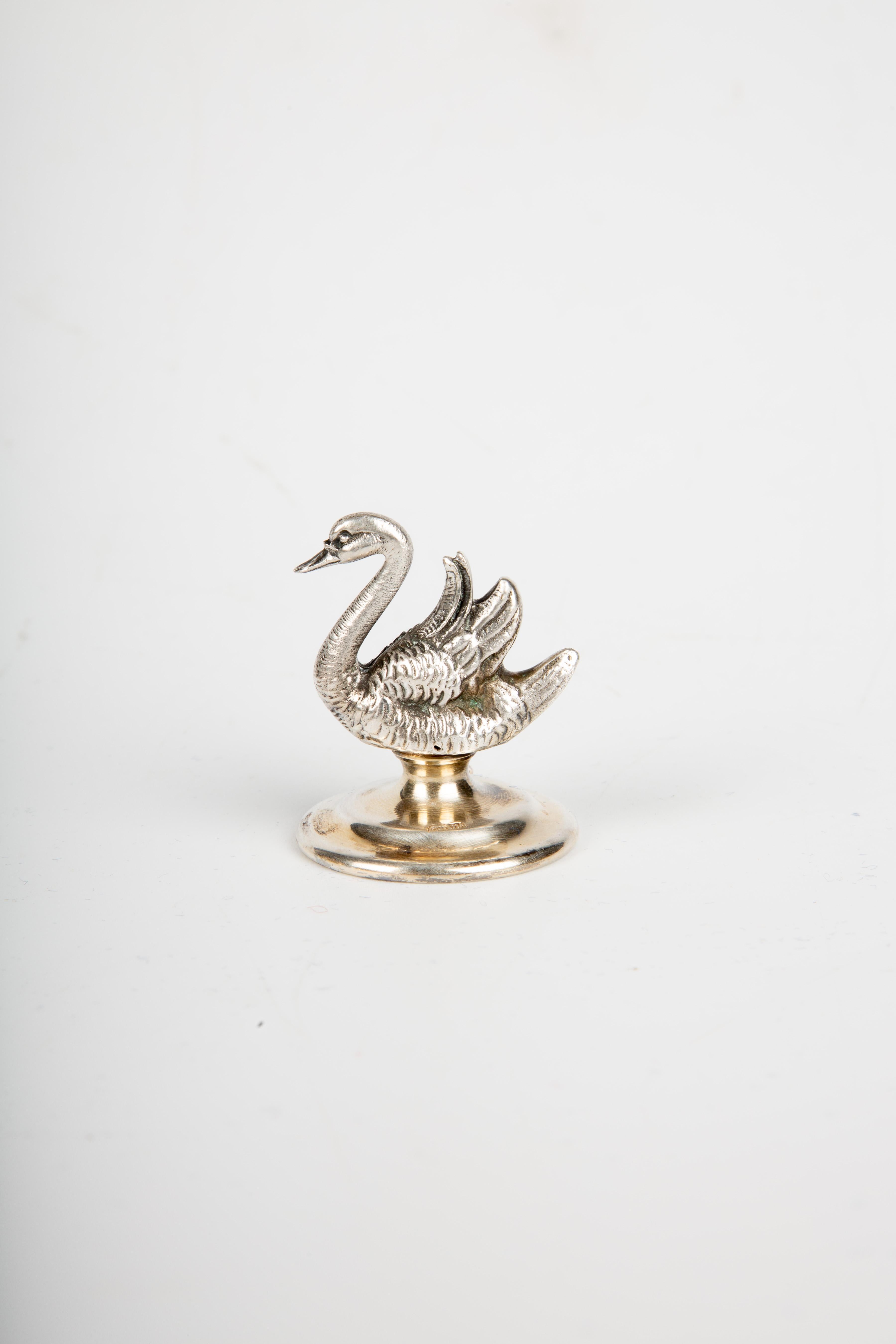 Rare Set of 18 Italian Silver Bird or Fowl Place Card Holders In Excellent Condition For Sale In New York, NY