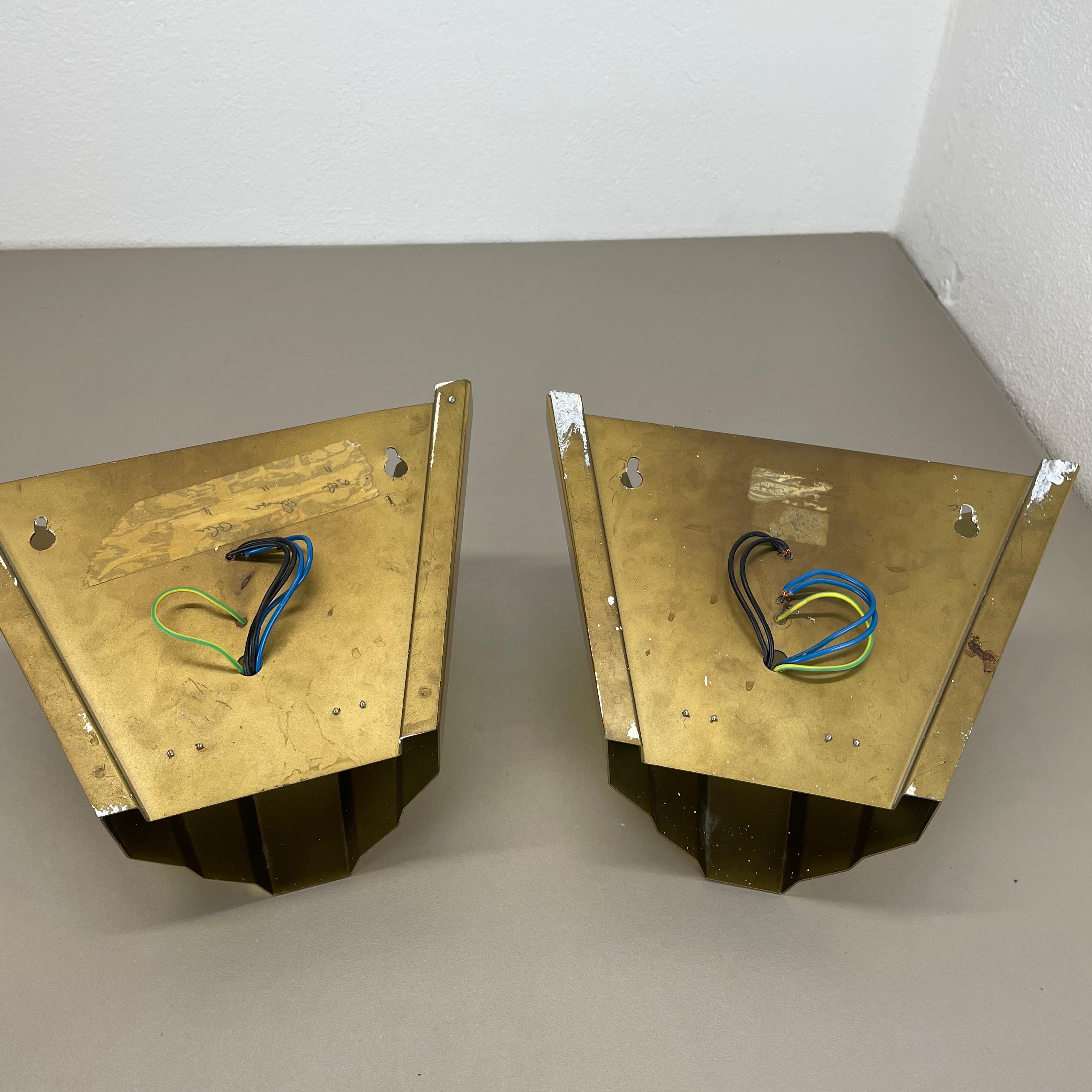 raro juego de 2 apliques CUBIC de latón macizo by EGOLUCE, Italia años 80 en venta 12