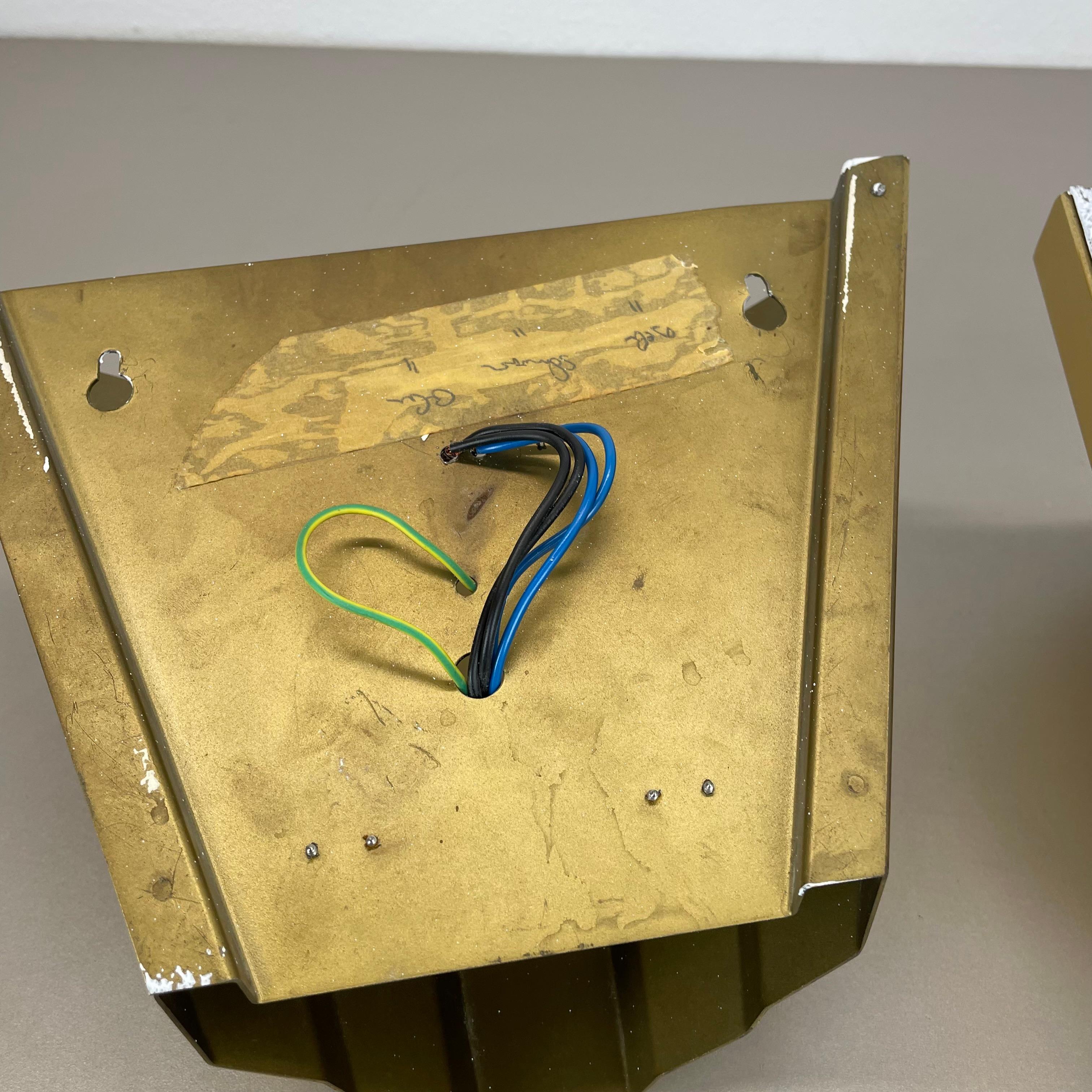 raro juego de 2 apliques CUBIC de latón macizo by EGOLUCE, Italia años 80 en venta 13