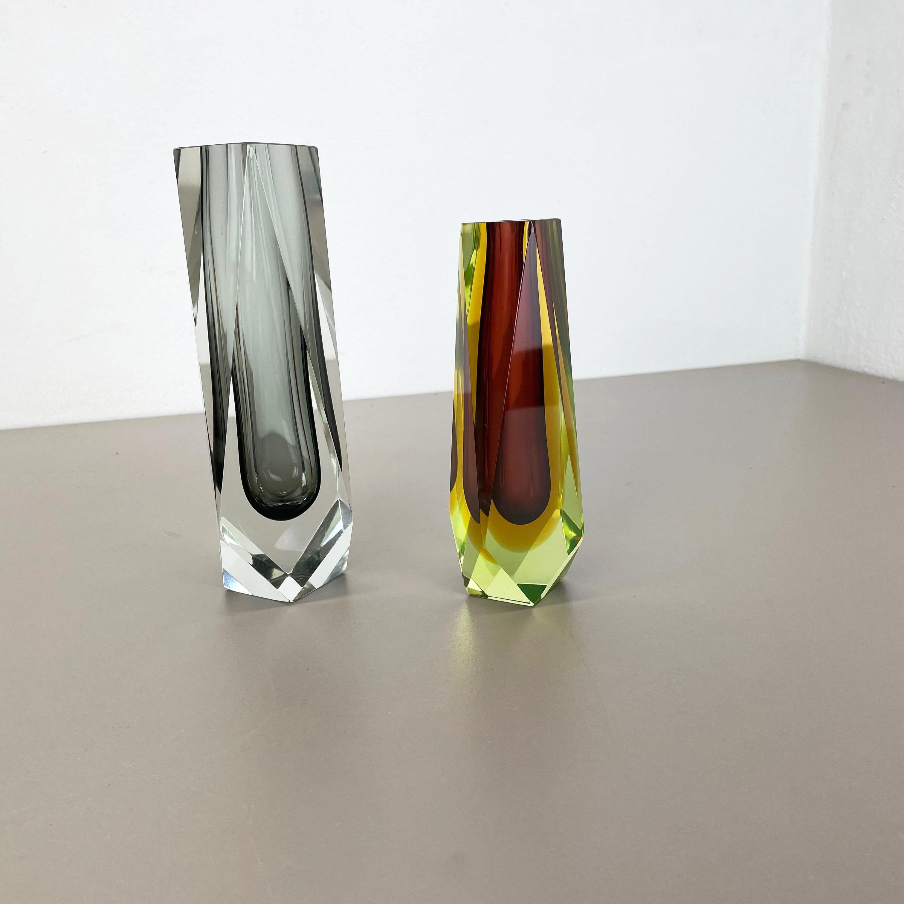 Mid-Century Modern Rare Set of 2 Faceted Murano Glass Sommerso Vases, Italy, 1970s For Sale