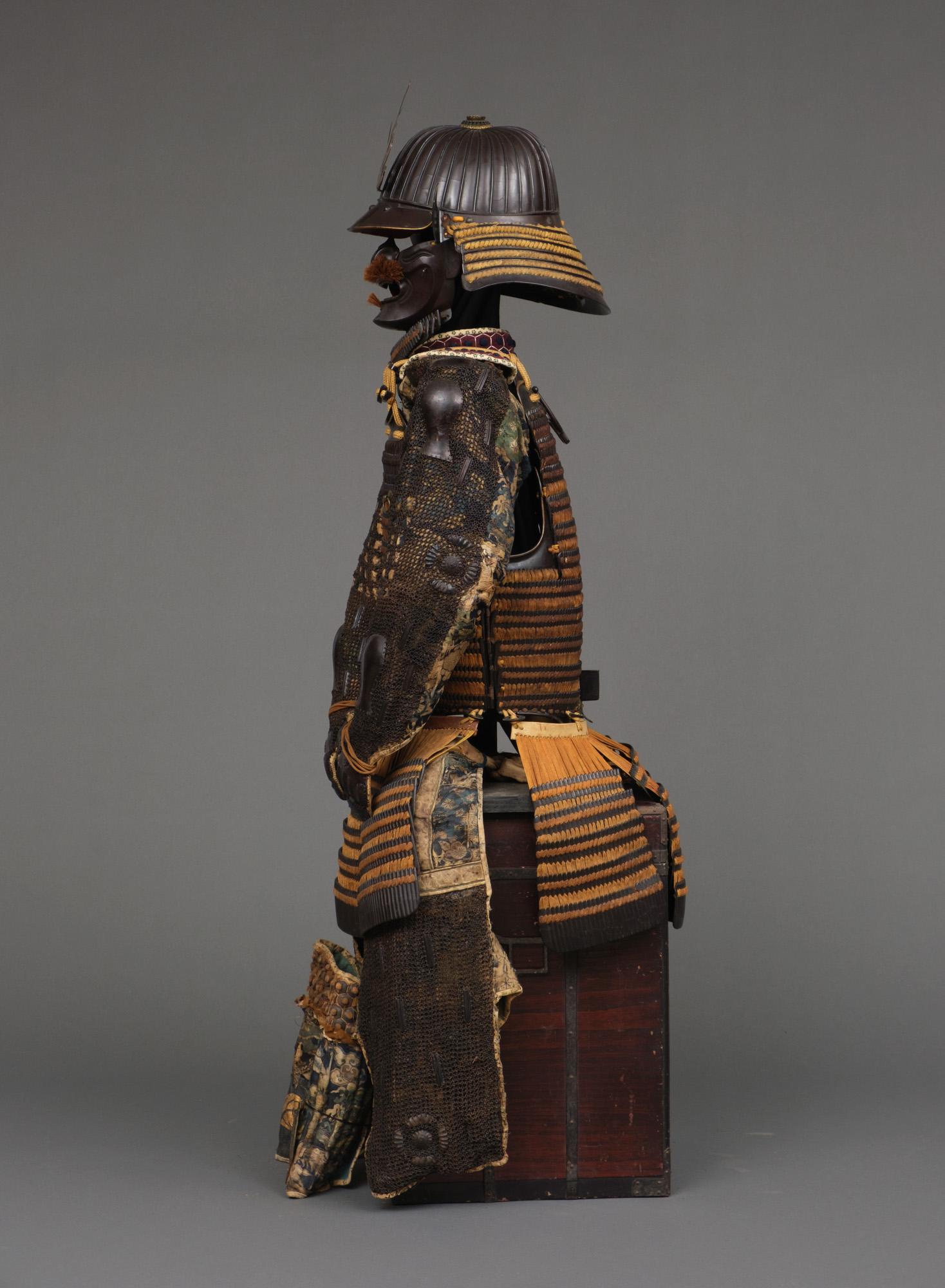 18th Century and Earlier Rare set of 2 Japanese suits-of-armour, complete with 2 matching folding screens