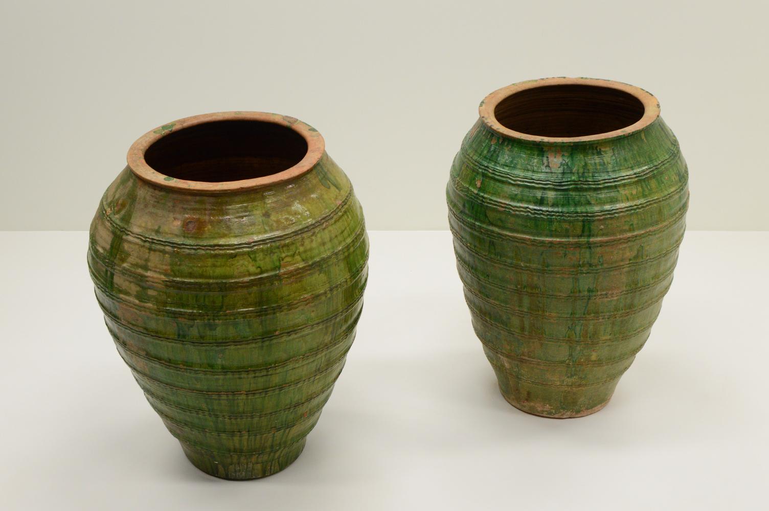 Rare Set of 2 large early 16th century Tuscany vases, Italy. For Sale 1