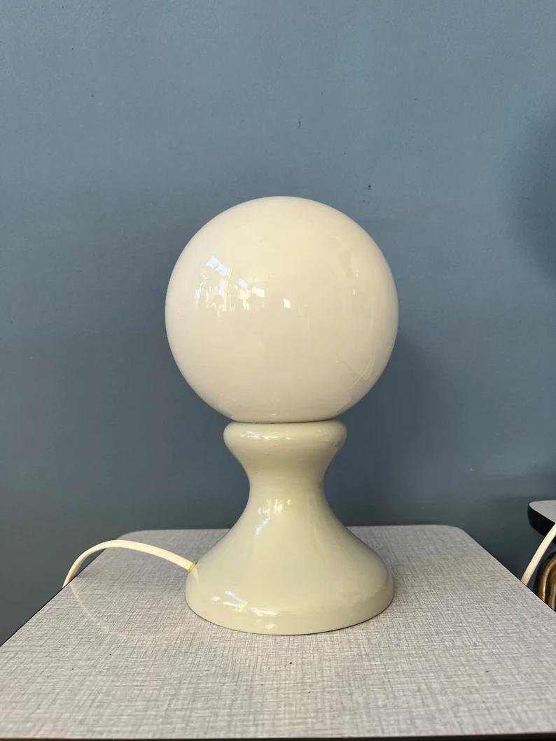 Rare Set of 2 White Space Age Milk Glass Table Lamps, 1970s For Sale 3