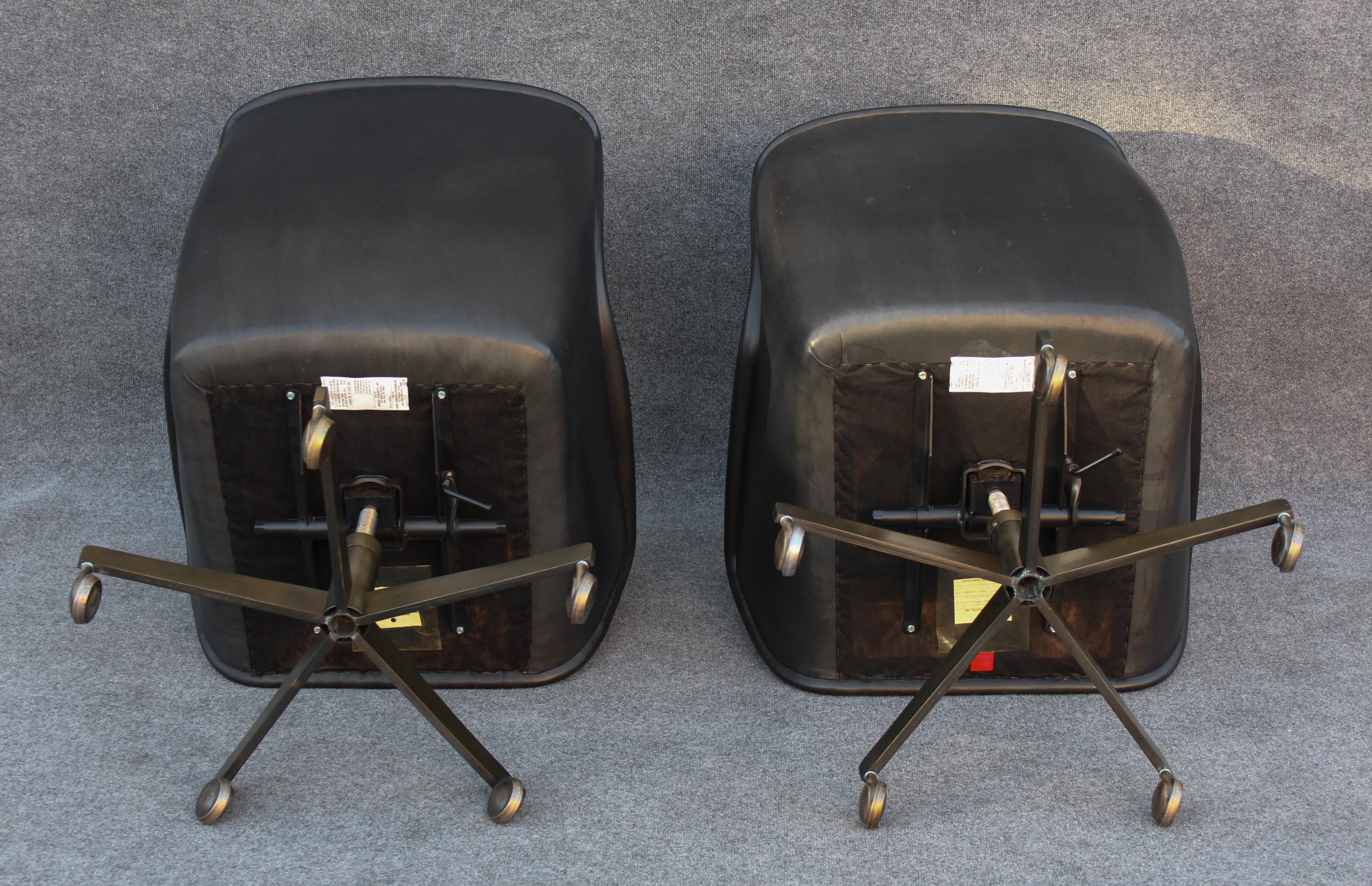 Rare Set of 24 Ward Bennett for Brickel Custom Executive Leather & Brass Chairs For Sale 4