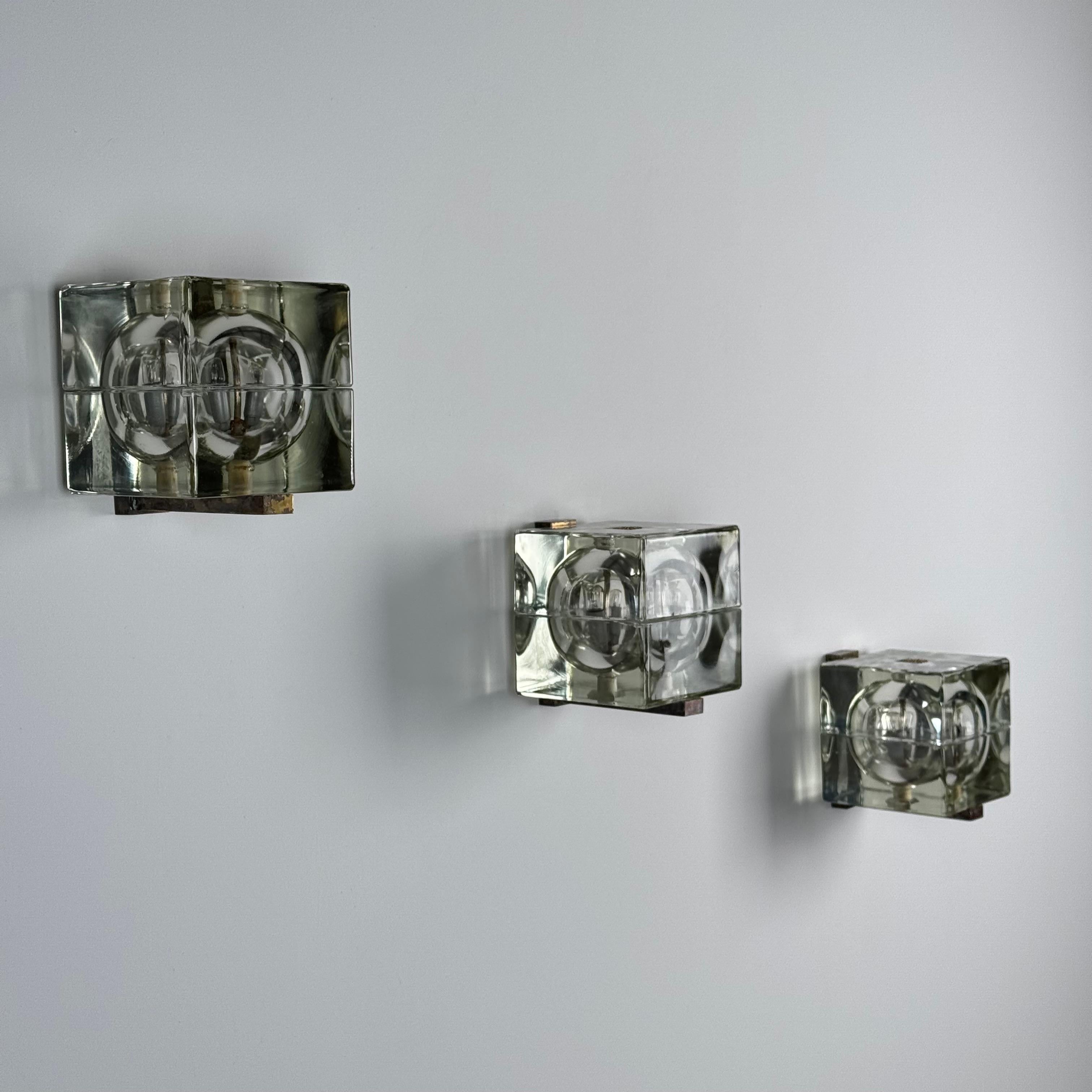 Rare Set of 3 “Cubosfera” Wall Lights by Alessandro Mendini for Fidenza Vetraria Italiano en venta
