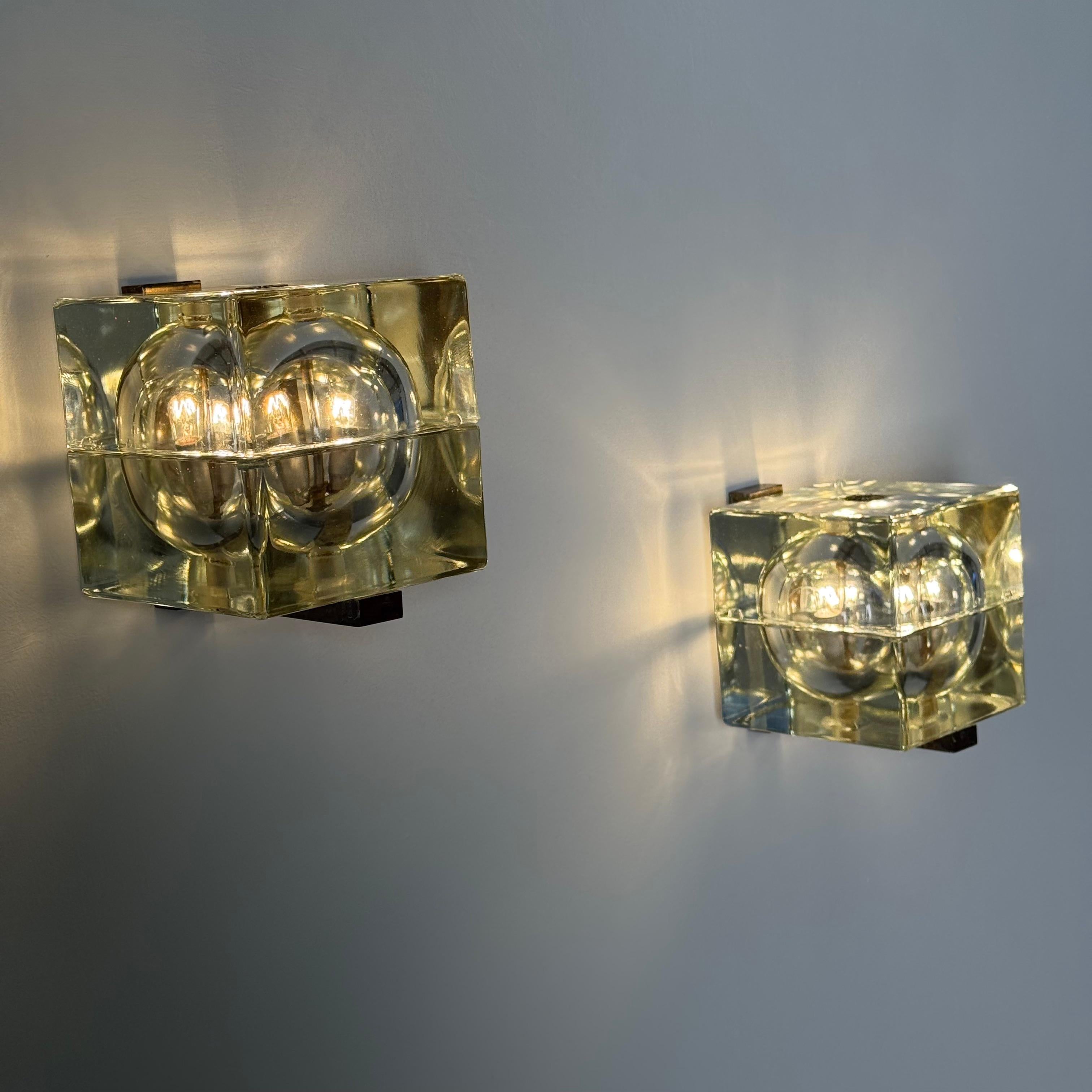 Rare Set of 3 “Cubosfera” Wall Lights by Alessandro Mendini for Fidenza Vetraria Hecho a mano en venta
