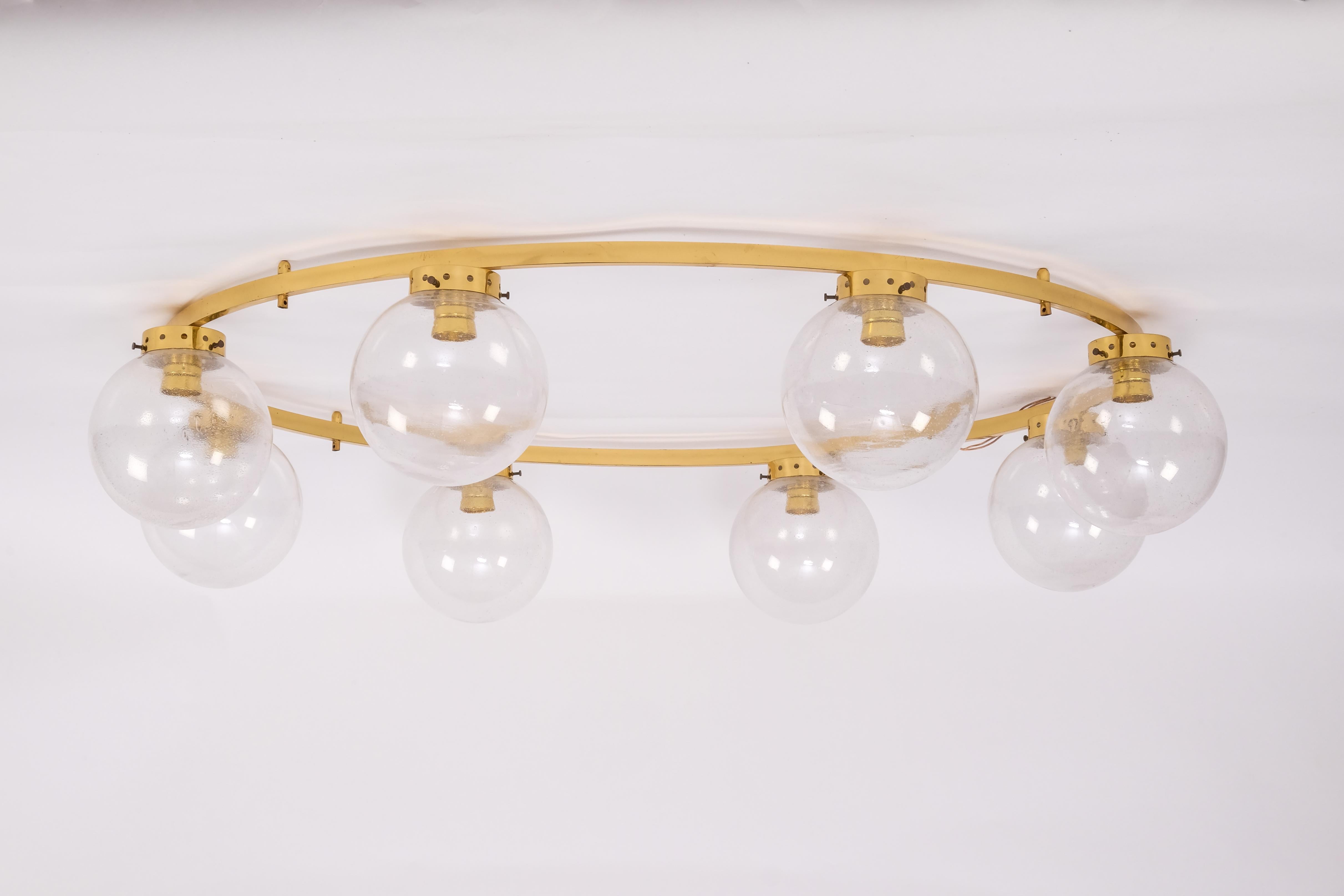 Rare and large model, measures: 115 cm diameter. Produced in Sweden, 1960s.
Blown glass and lacquered metal frame.
Listed price is for one (1) chandelier.
(E27, 60W bulb).

  