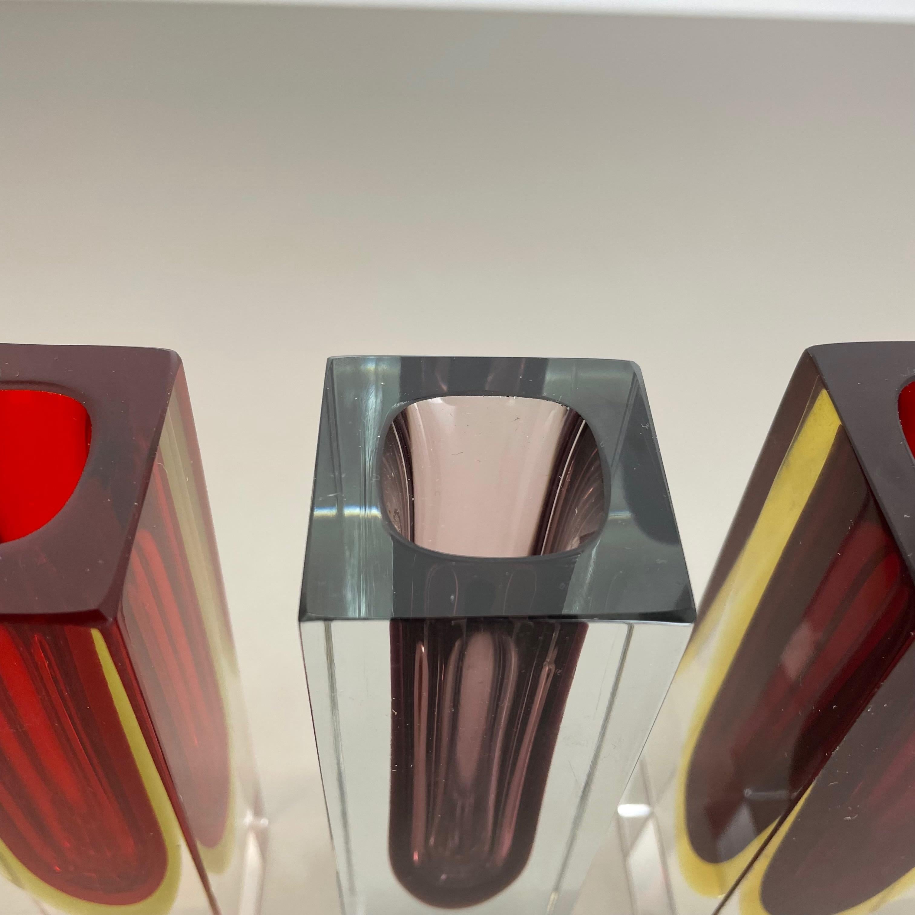 Raro set di 3 vasi a cubo sfaccettati multicolore in Murano Glass Sommerso, Italia, anni '70 in vendita 6