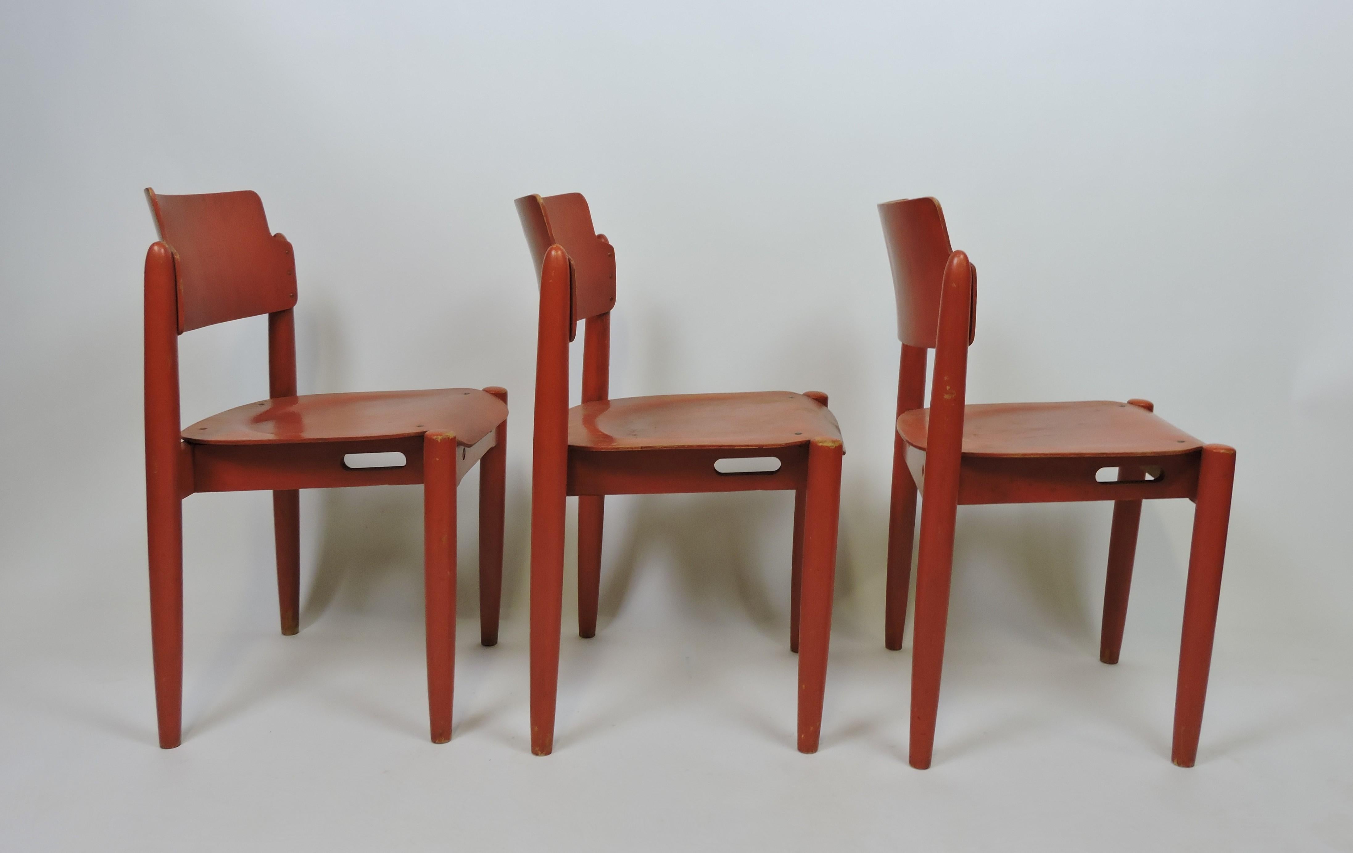 Scandinave moderne  Ilmari Tapiovaara ensemble de 3 chaises Wilman empilables rares scandinaves modernes en vente