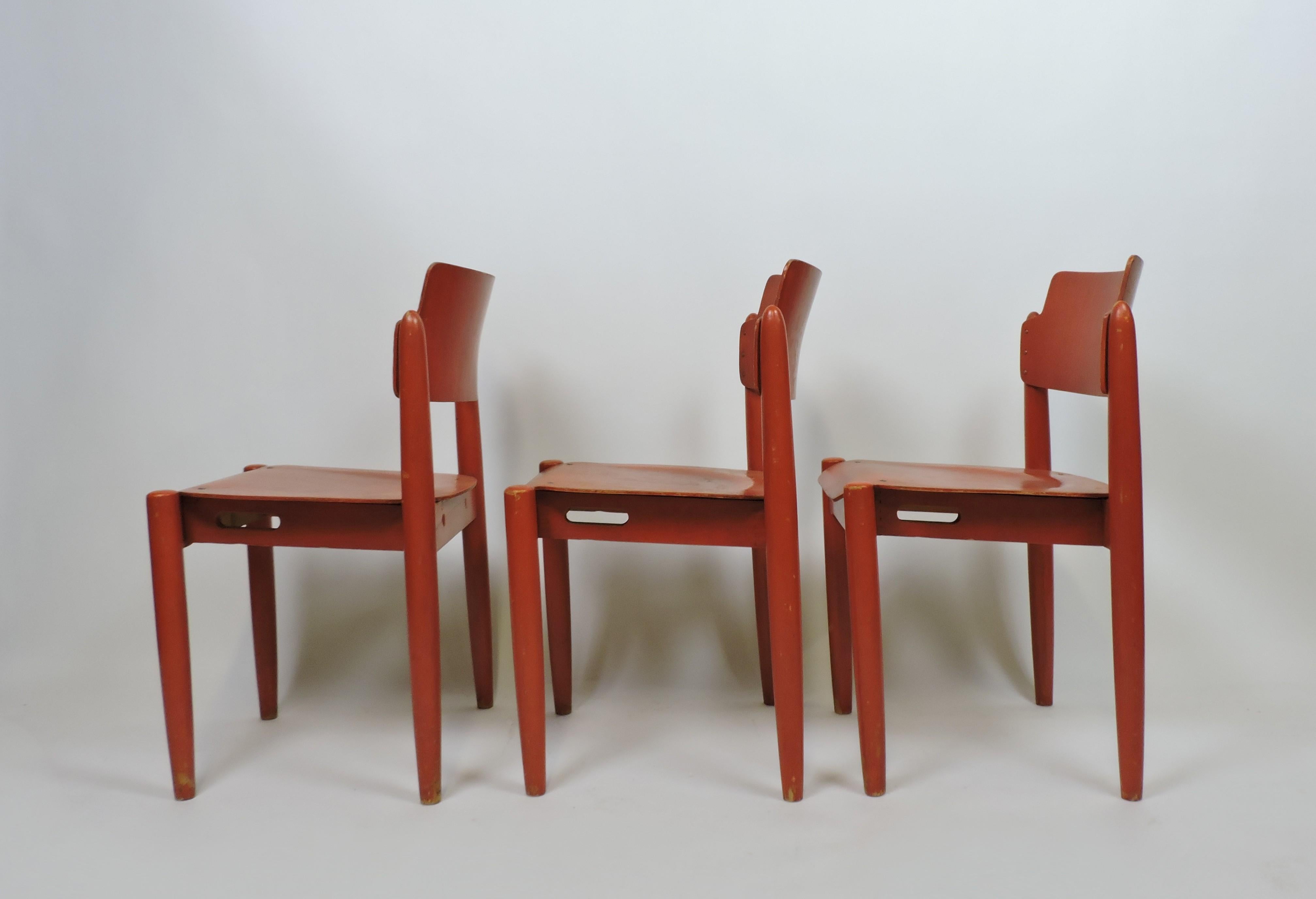  Ilmari Tapiovaara ensemble de 3 chaises Wilman empilables rares scandinaves modernes Bon état - En vente à Chesterfield, NJ