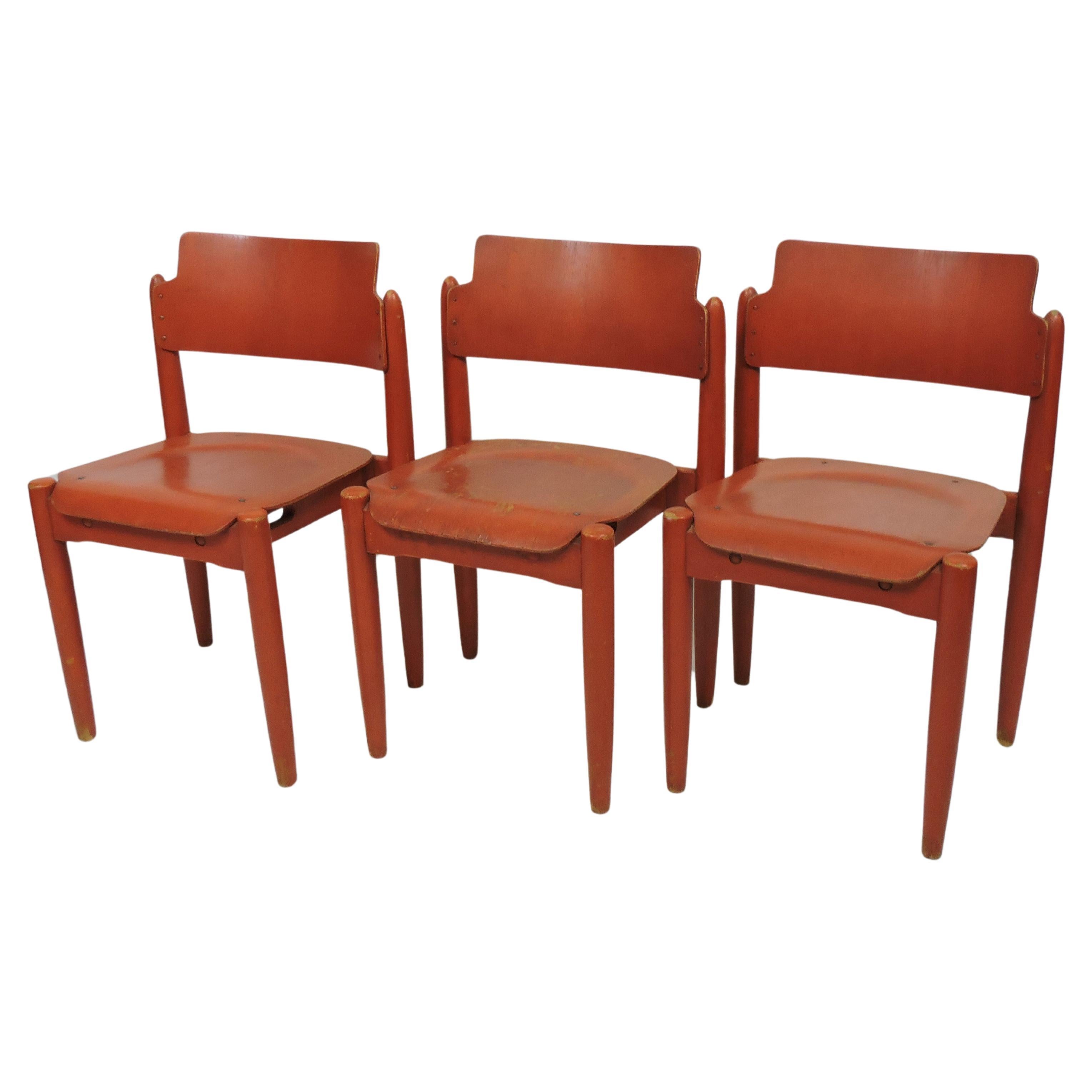  Ilmari Tapiovaara ensemble de 3 chaises Wilman empilables rares scandinaves modernes en vente