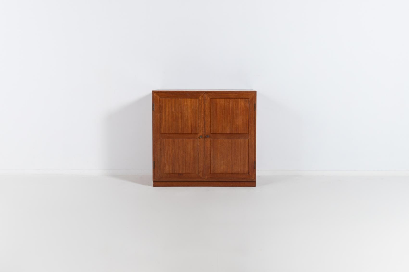 Rare set of 3 teak cabinets by Tove & Edvard Kindt-Larsen for Thorald Madsens In Good Condition For Sale In TOLLEBEEK, NL