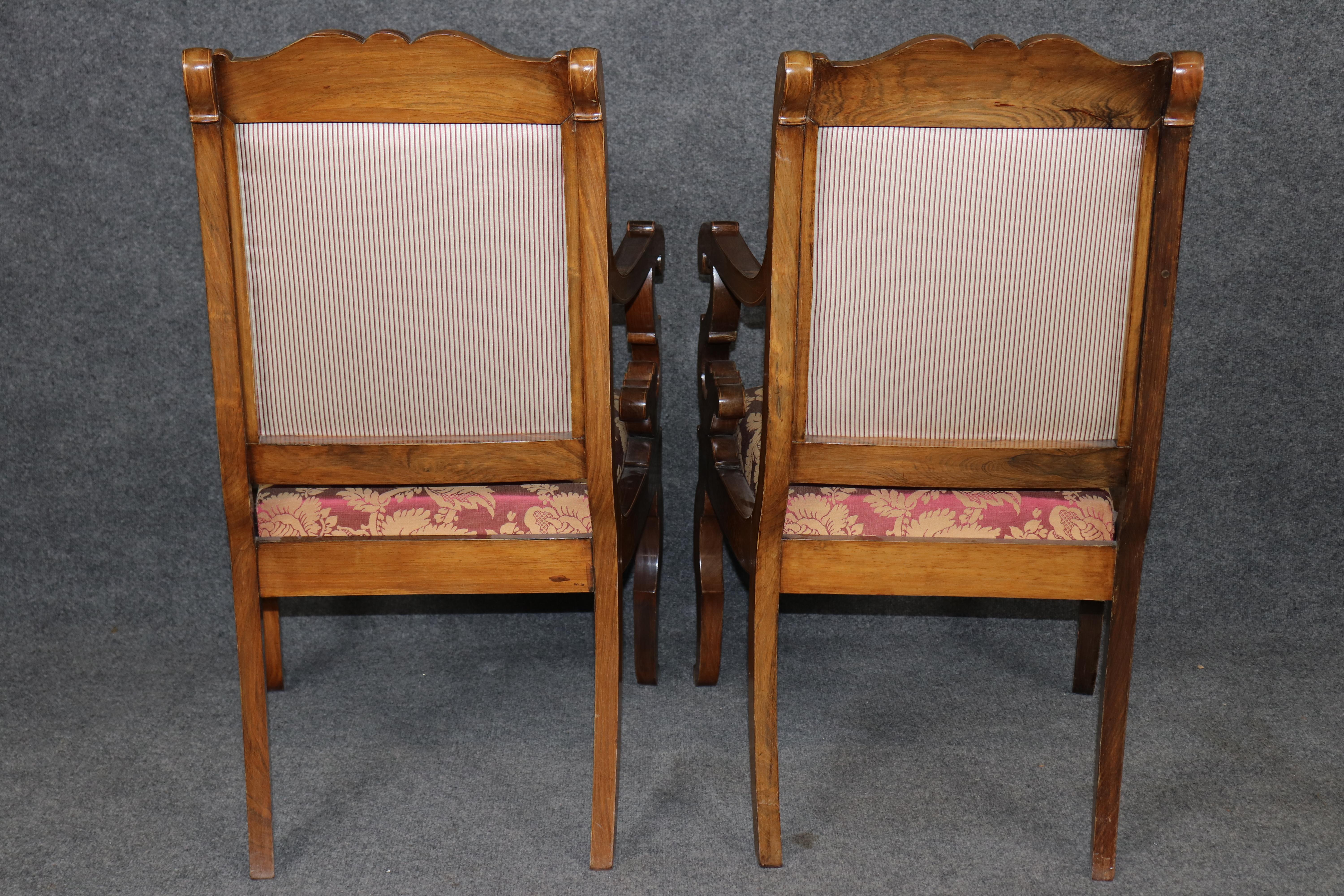 Raro set di 4 poltrone olandesi intarsiate in noce e legno di tulipano in damasco In condizioni buone in vendita a Swedesboro, NJ
