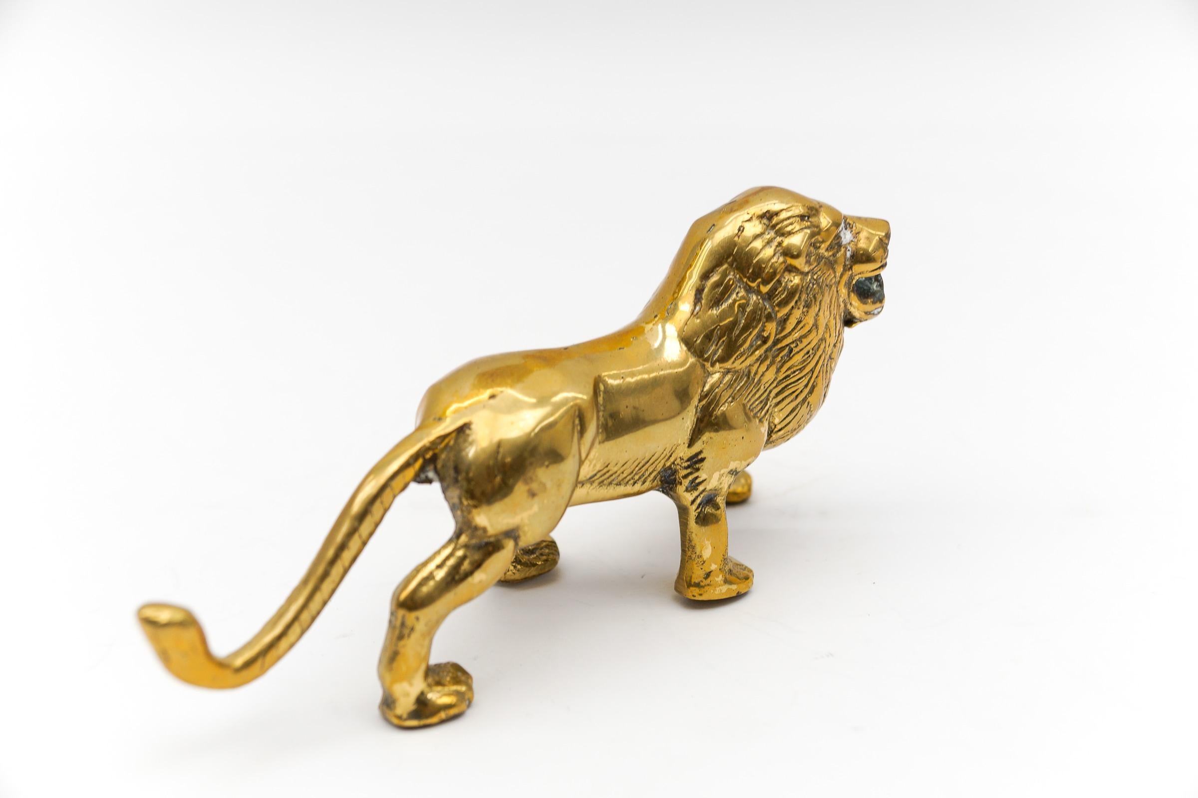 Rare Set of 4 Mid-Century Modern Brass Giraffes & a Brass Lion, 1960s For Sale 7