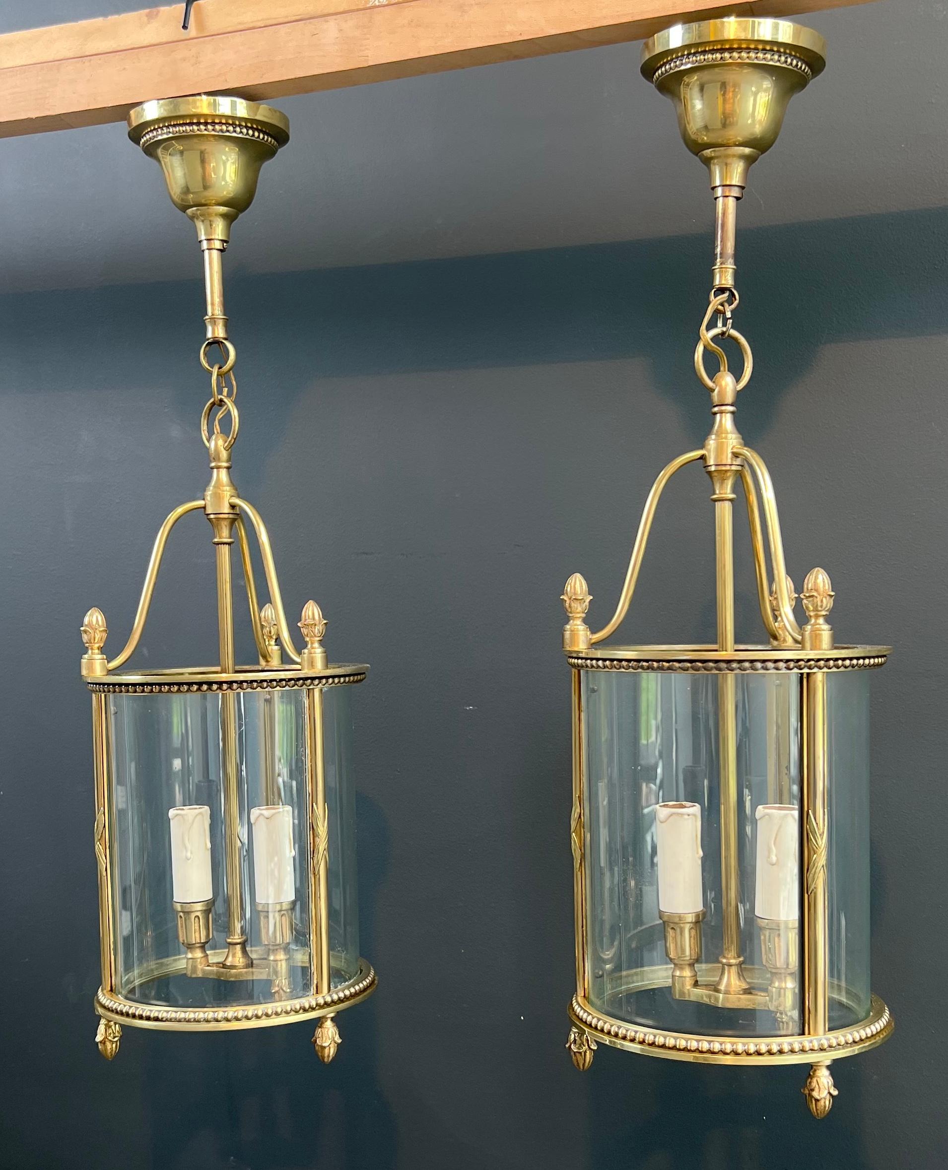 Raro set di 4 lanterne rotonde in bronzo in stile neoclassico Attribuito alla Maison Jansen in vendita 9