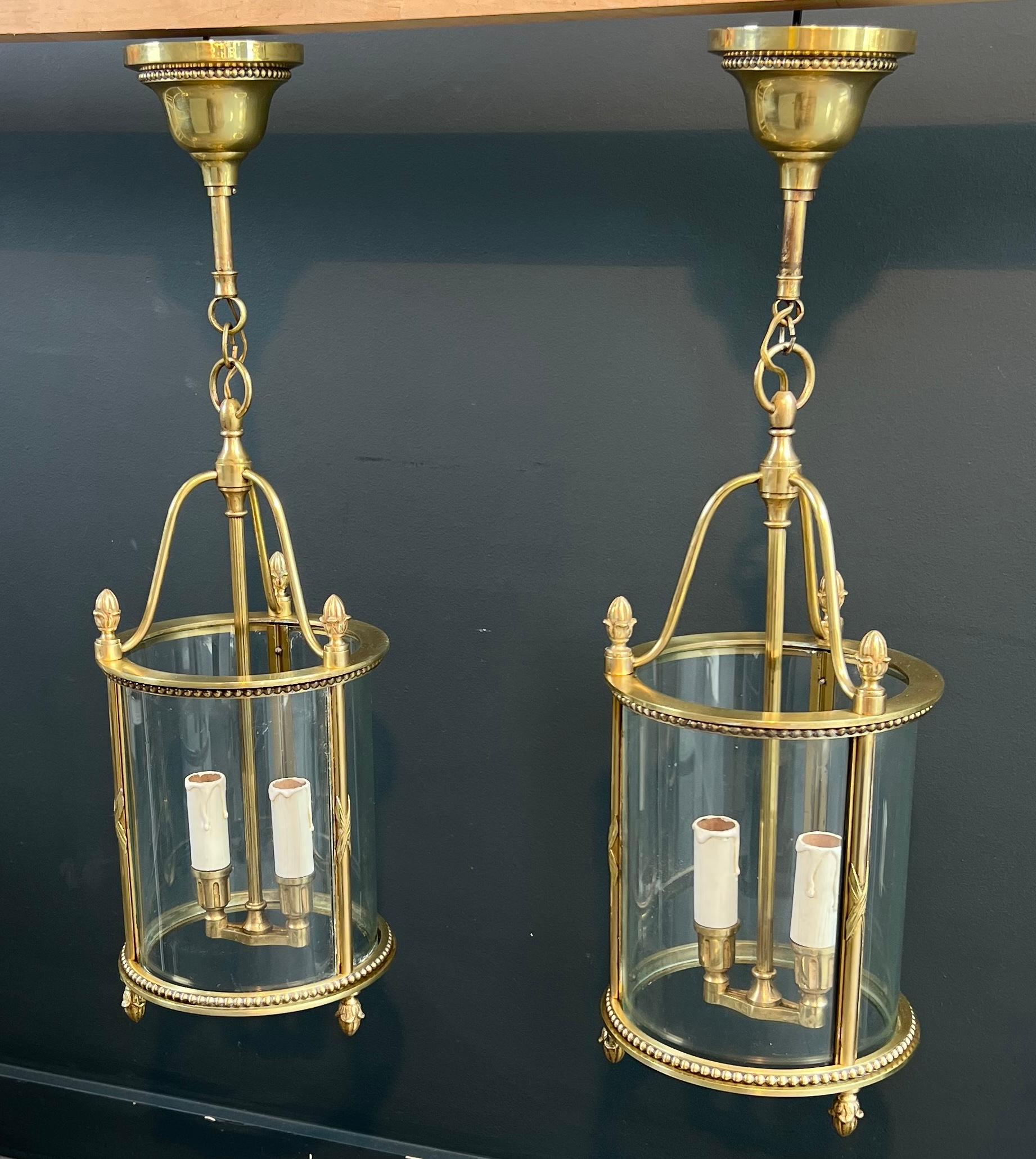 Raro set di 4 lanterne rotonde in bronzo in stile neoclassico Attribuito alla Maison Jansen in vendita 10