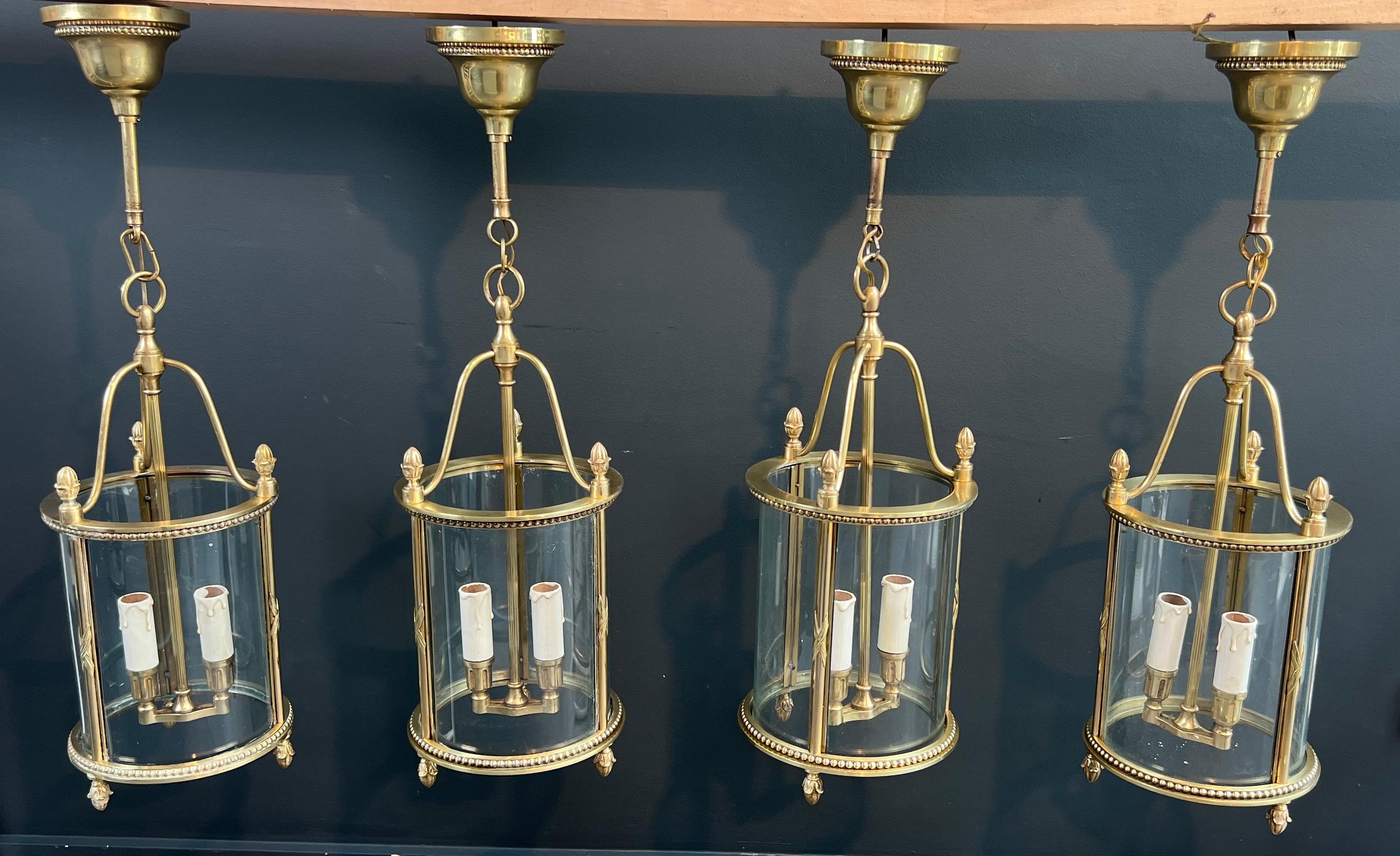 Raro set di 4 lanterne rotonde in bronzo in stile neoclassico Attribuito alla Maison Jansen in vendita 13