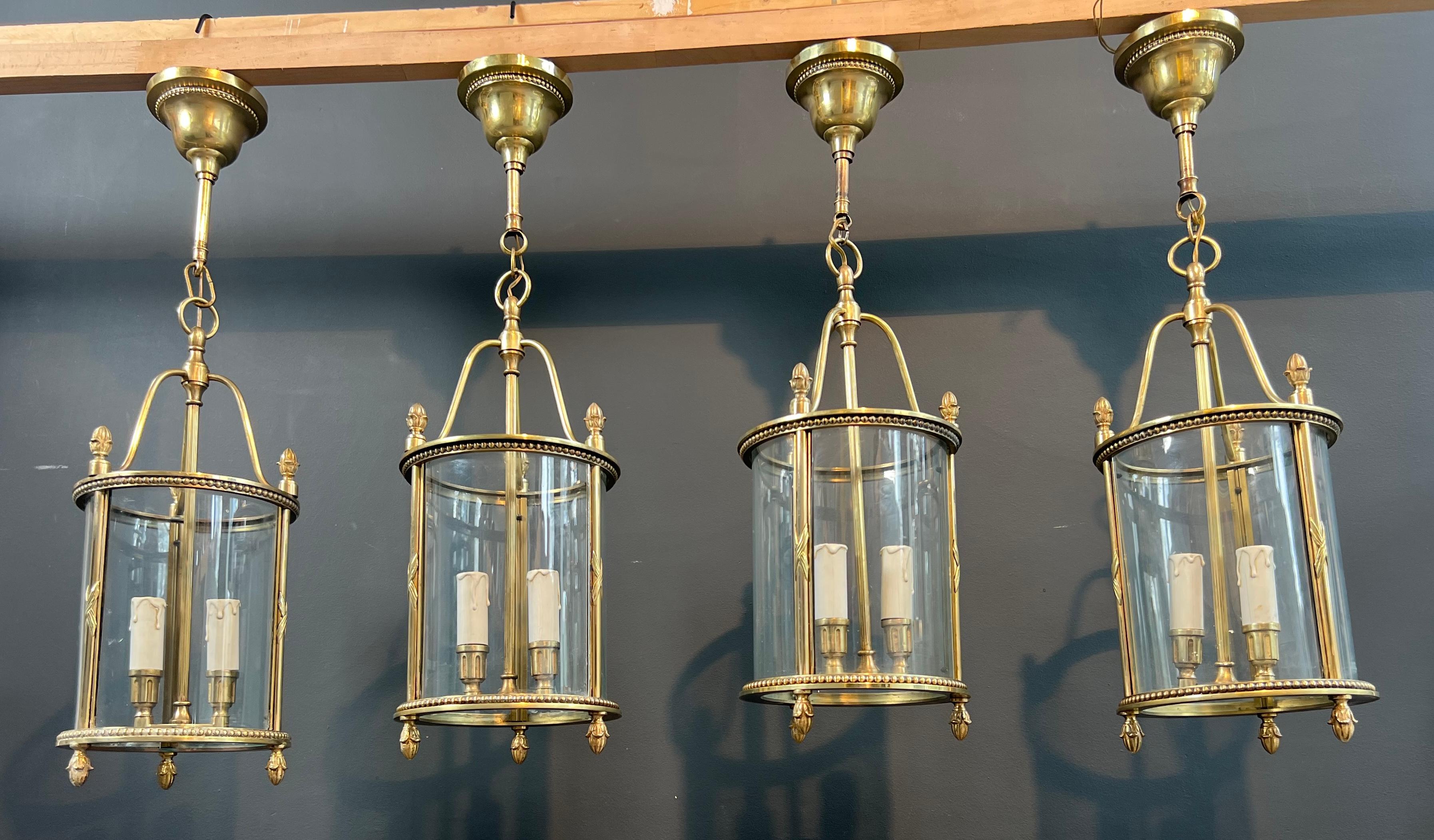Raro set di 4 lanterne rotonde in bronzo in stile neoclassico Attribuito alla Maison Jansen in vendita 1