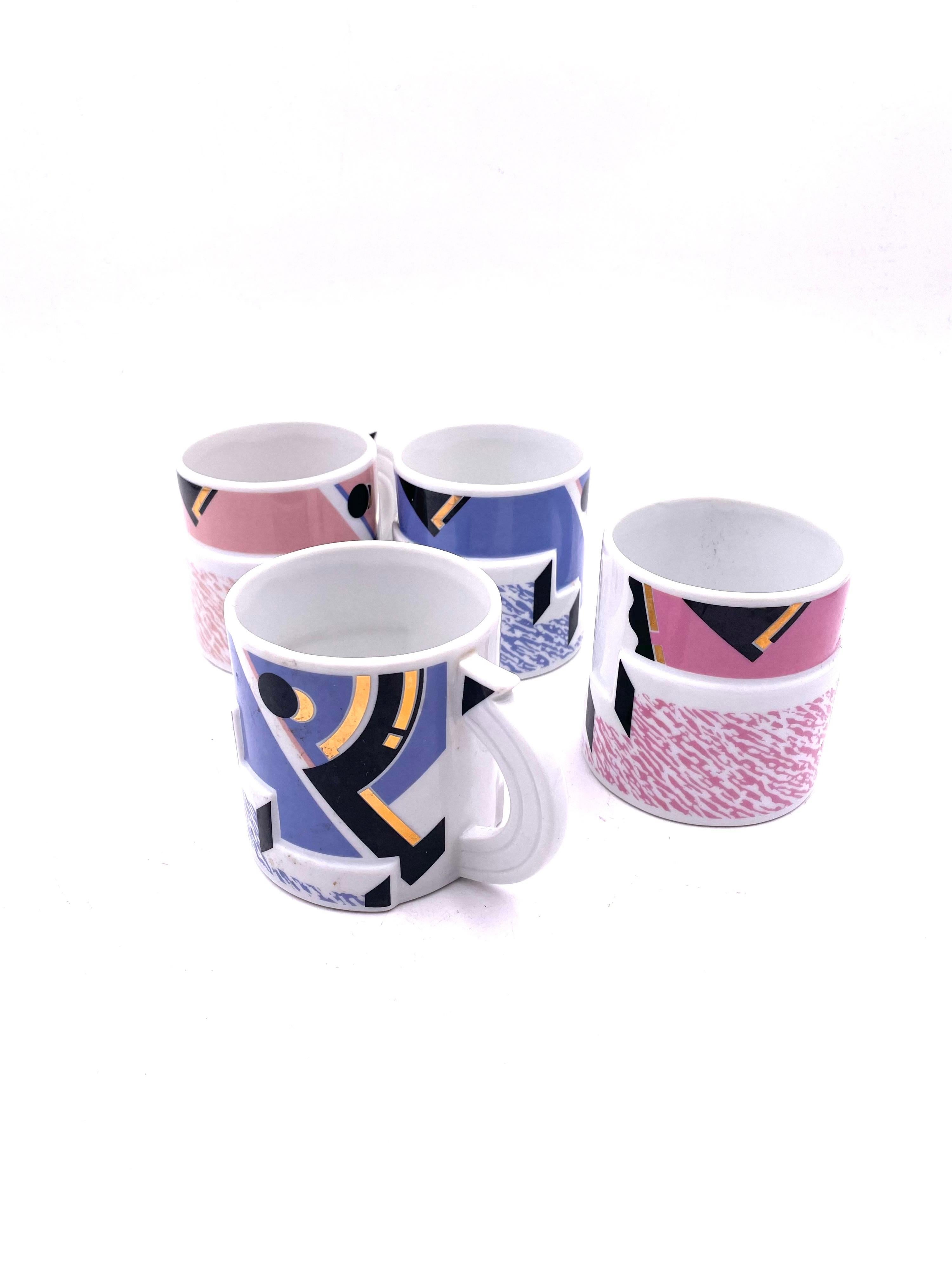 20ième siècle Rare ensemble de 4 tasses en porcelaine design Kato Kogei Postmodern Memphis Japan en vente