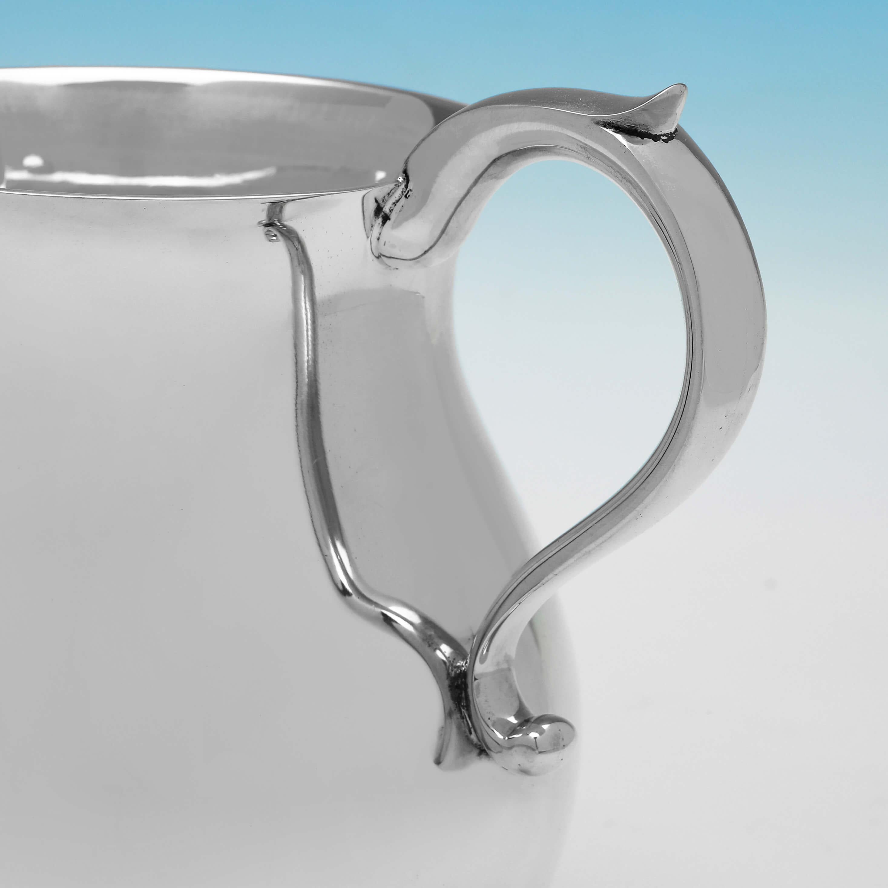 Fine XX secolo Raro set di 4 brocche graduate in argento sterling - Barnards London 1978 - 2kg in vendita