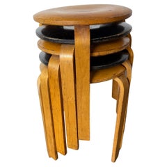 Raro set di 5 sgabelli da nido Alvar Aalto 60 in betulla del 1940
