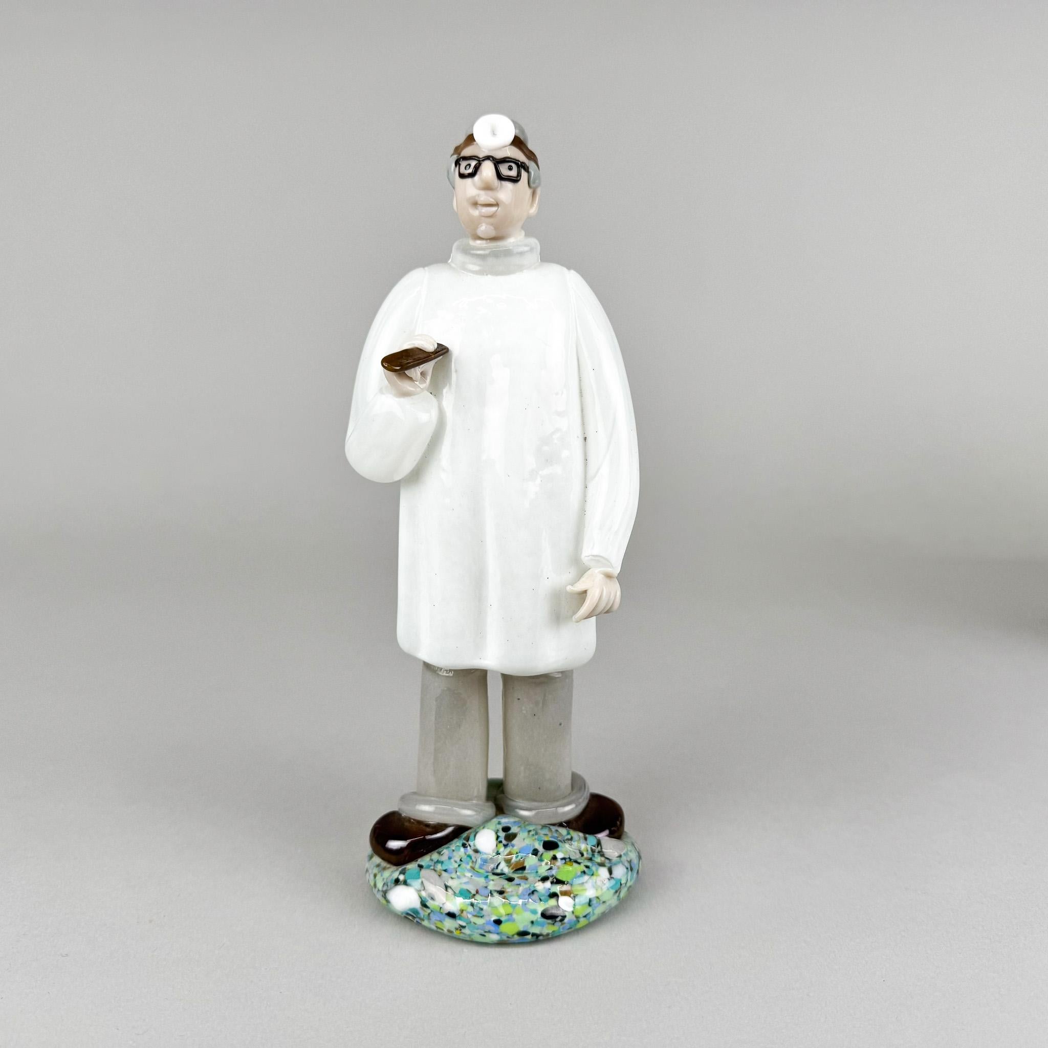 RARO set di 5 statuette di medici in vetro del designer Jaroslav Brychta, anni '70 in vendita 4