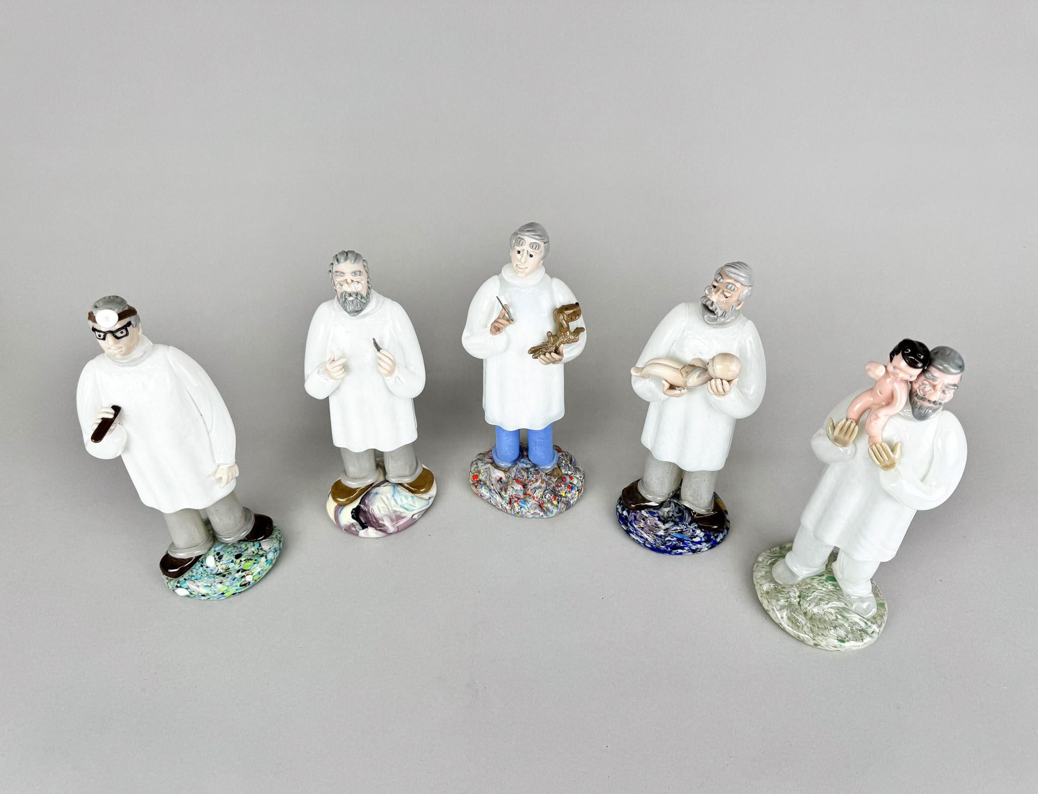 RARO set di 5 statuette di medici in vetro del designer Jaroslav Brychta, anni '70 in vendita 11