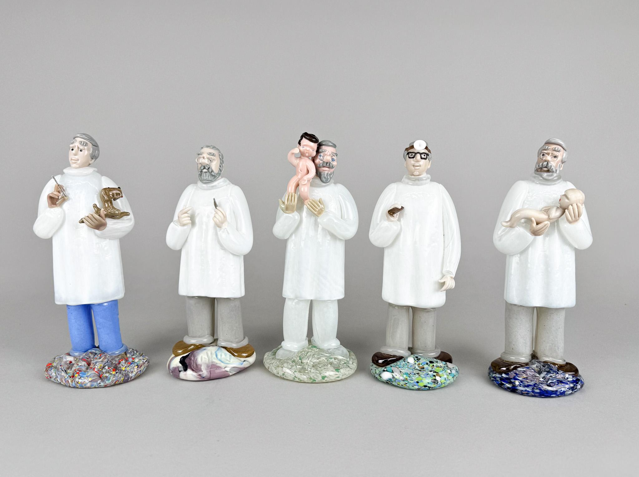 Mid-Century moderno RARO set di 5 statuette di medici in vetro del designer Jaroslav Brychta, anni '70 in vendita