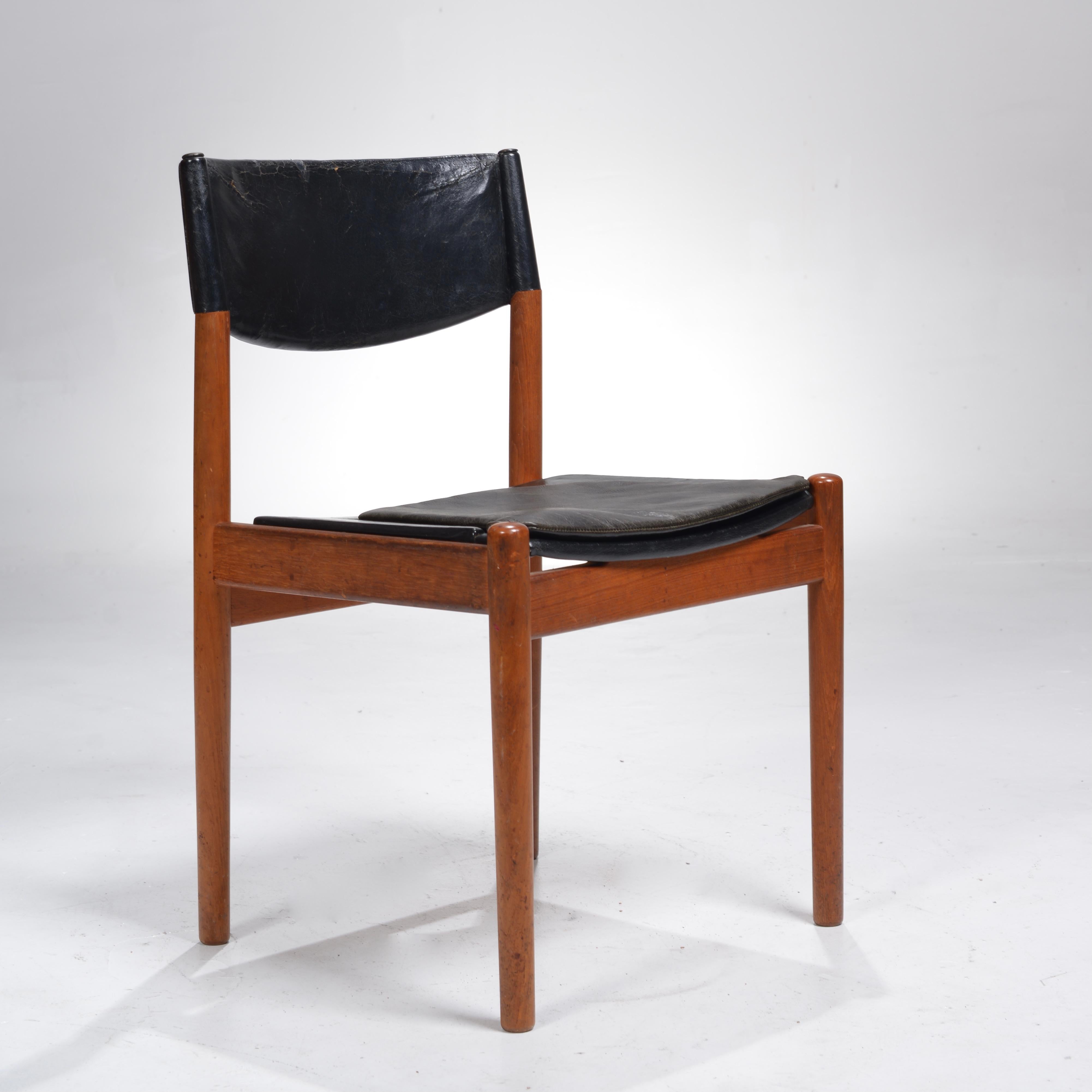 Rare Set of 6 Dining Chairs by Erik Wørts in Teak and Leather For Sale 4