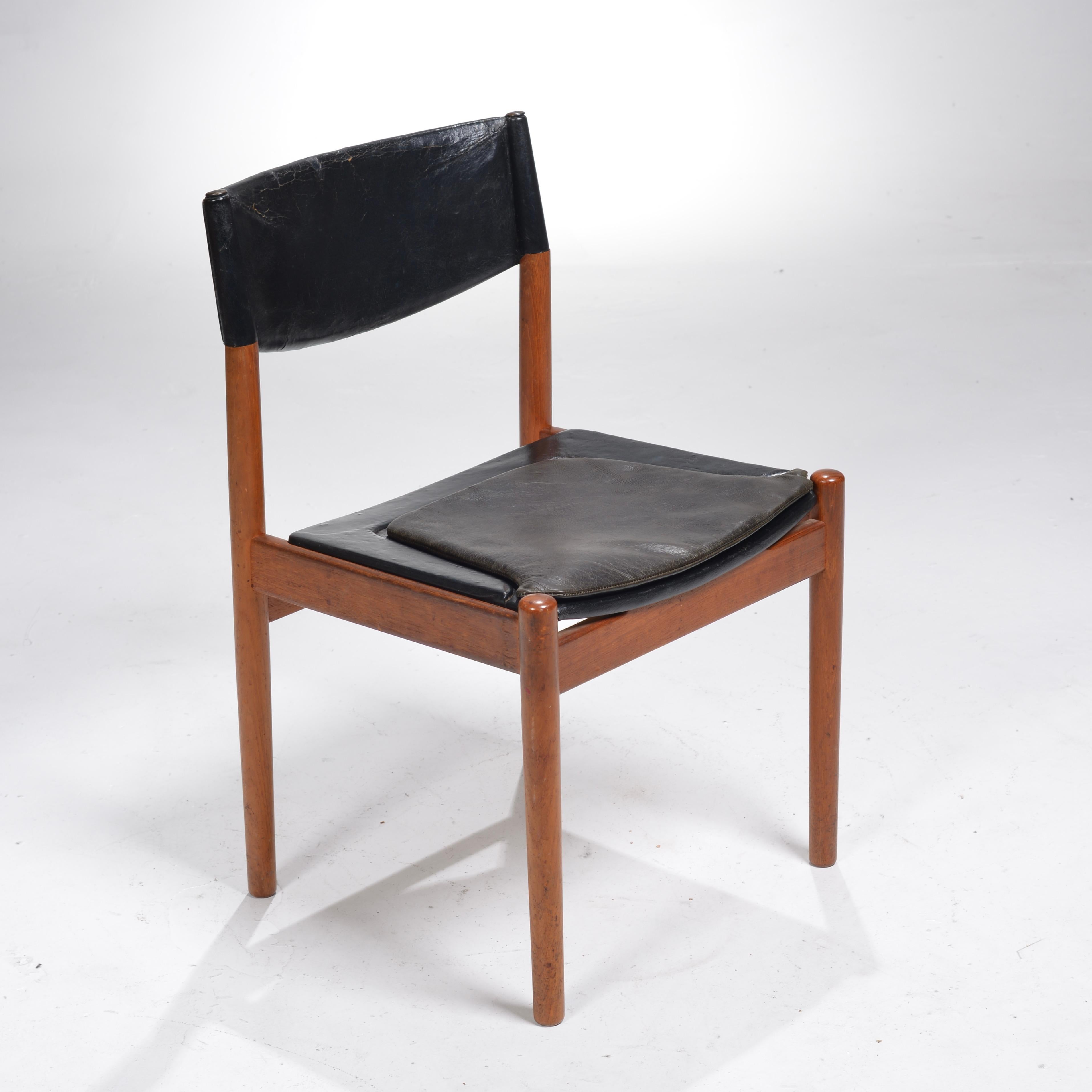Rare Set of 6 Dining Chairs by Erik Wørts in Teak and Leather For Sale 5