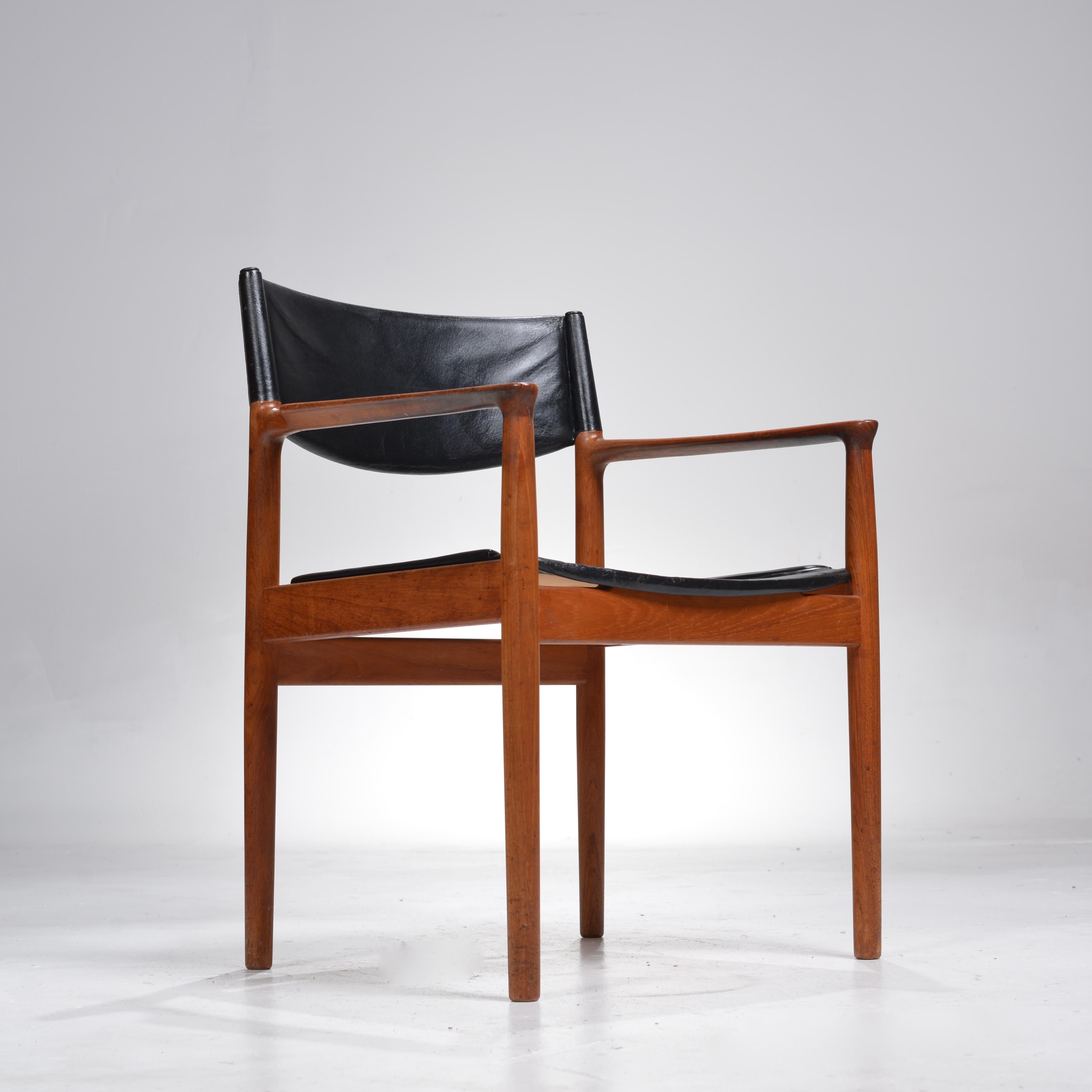 Scandinavian Modern Rare Set of 6 Dining Chairs by Erik Wørts in Teak and Leather For Sale