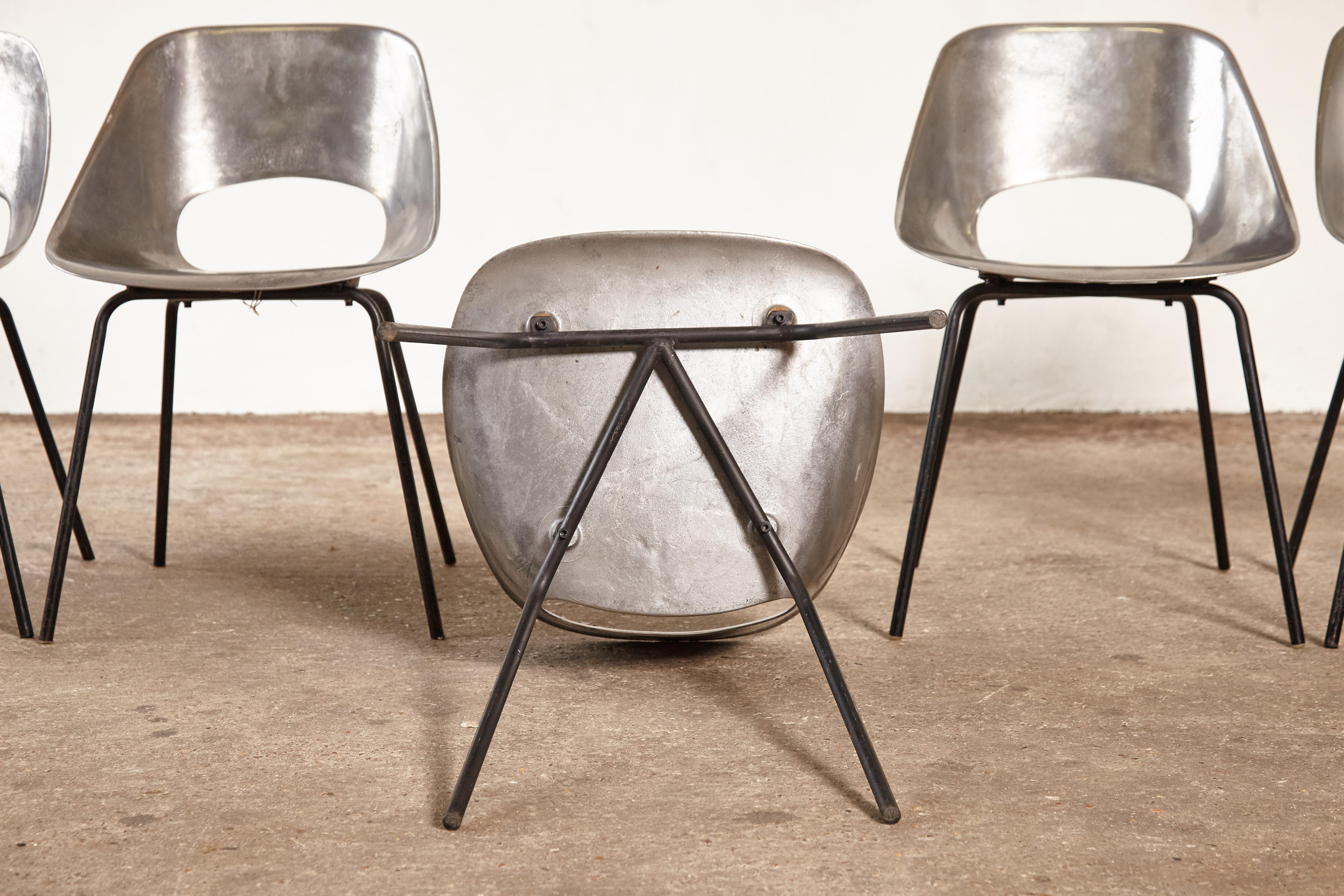 Rare ensemble de 6 chaises Tulipe en fonte d'aluminium de Pierre Guariche, années 1950, France en vente 11