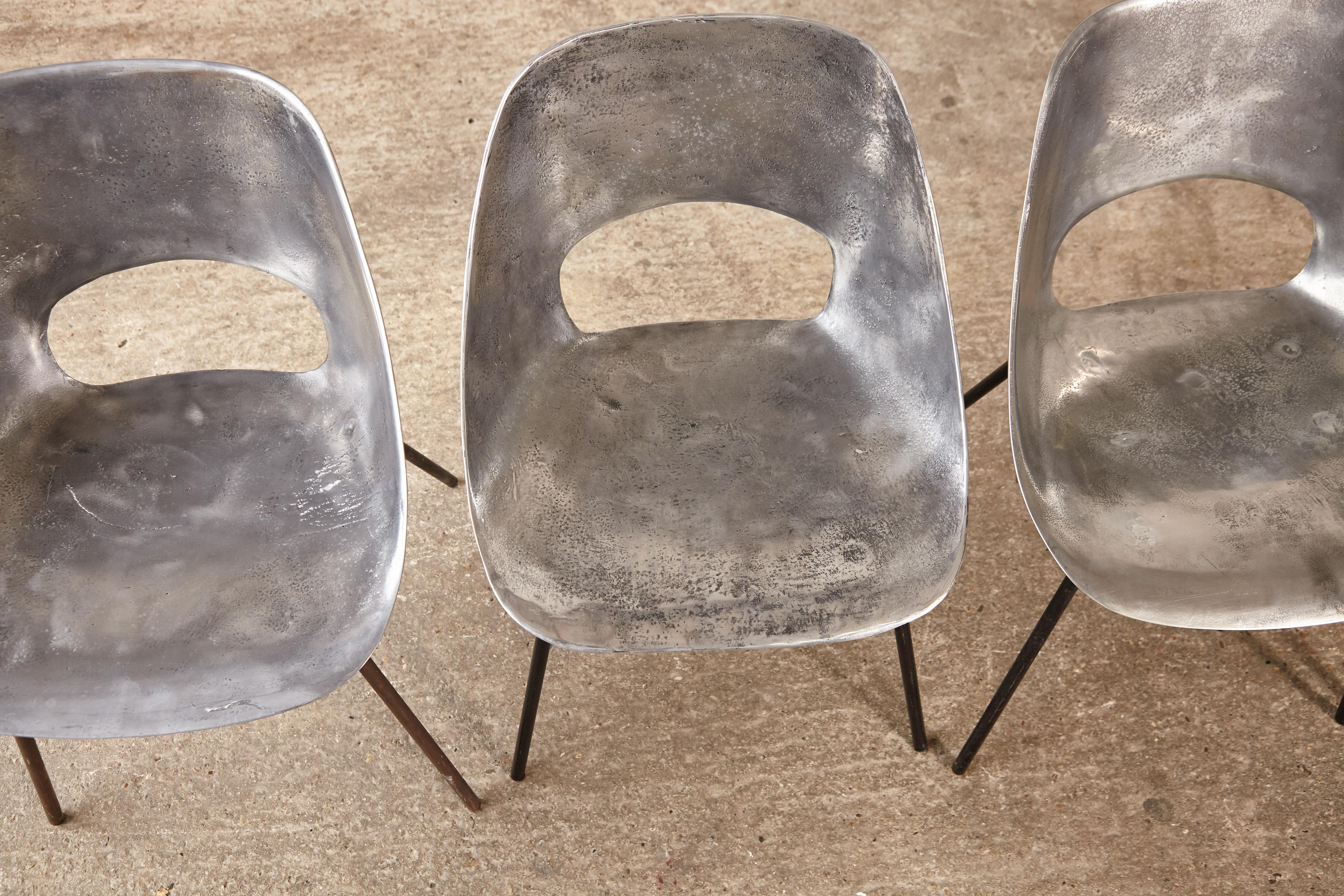 Rare ensemble de 6 chaises Tulipe en fonte d'aluminium de Pierre Guariche, années 1950, France en vente 12