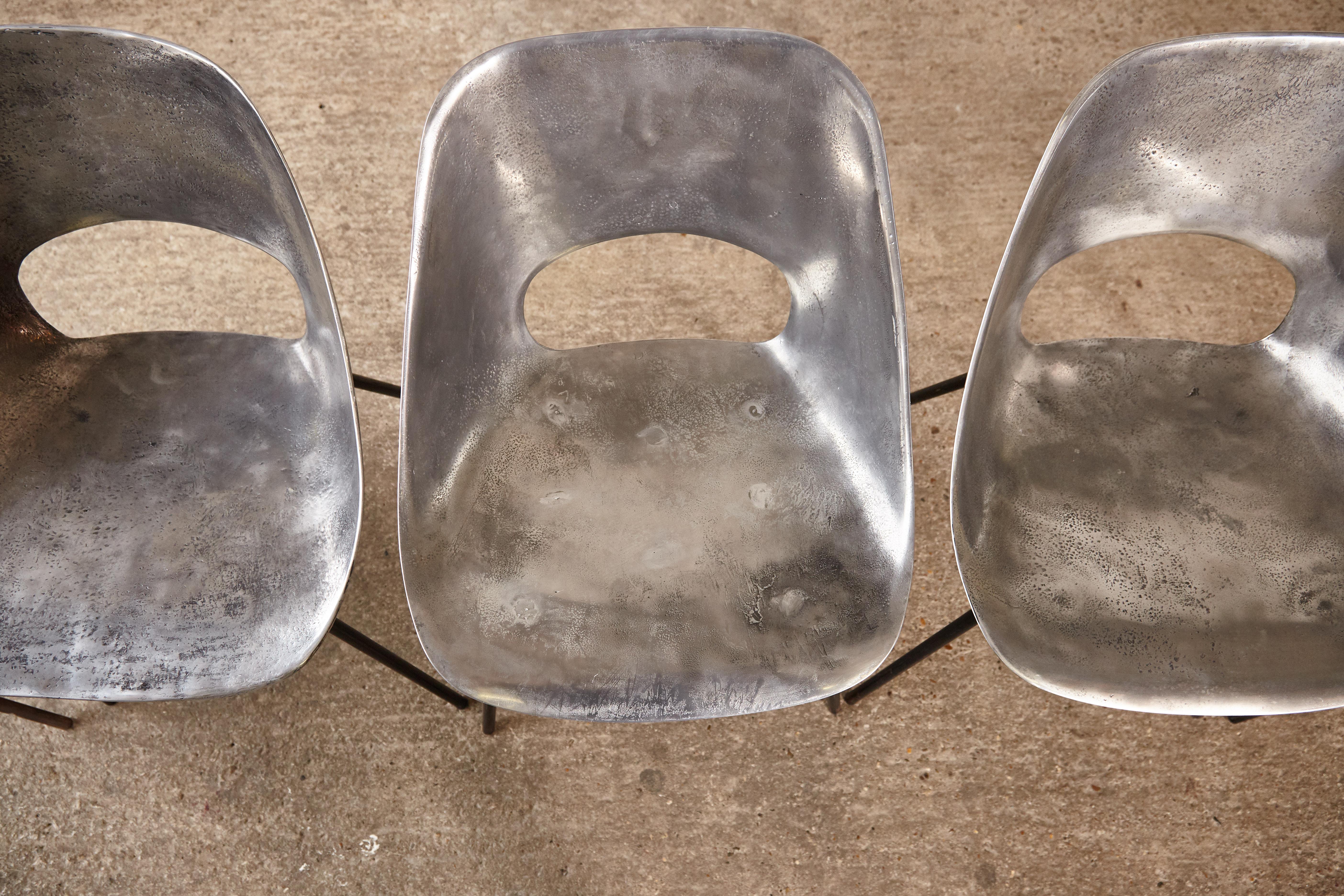 Rare ensemble de 6 chaises Tulipe en fonte d'aluminium de Pierre Guariche, années 1950, France en vente 13