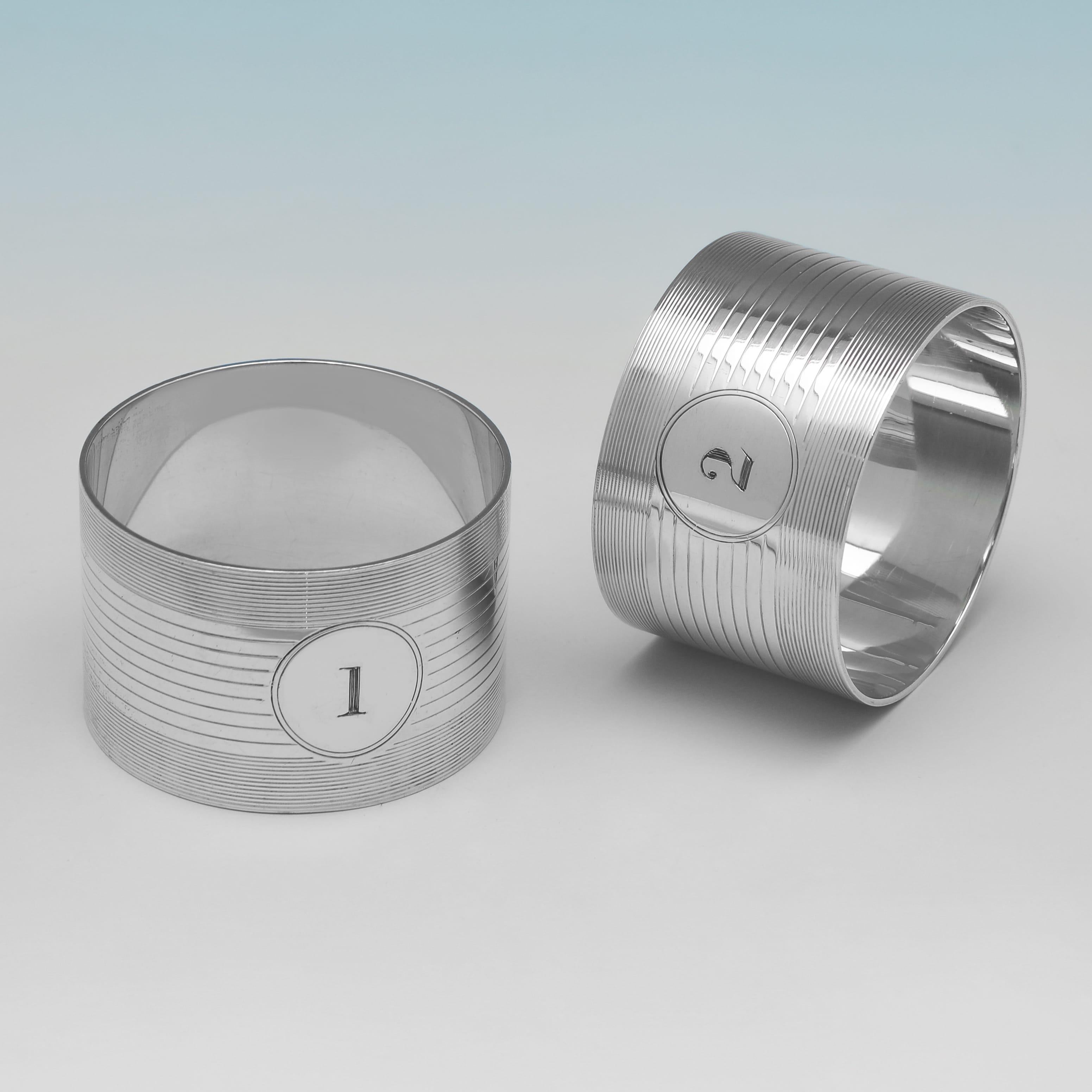 Art Déco Raro set di 6 portatovaglioli in argento sterling e fermatovaglioli coordinati realizzati nel 1925 in vendita