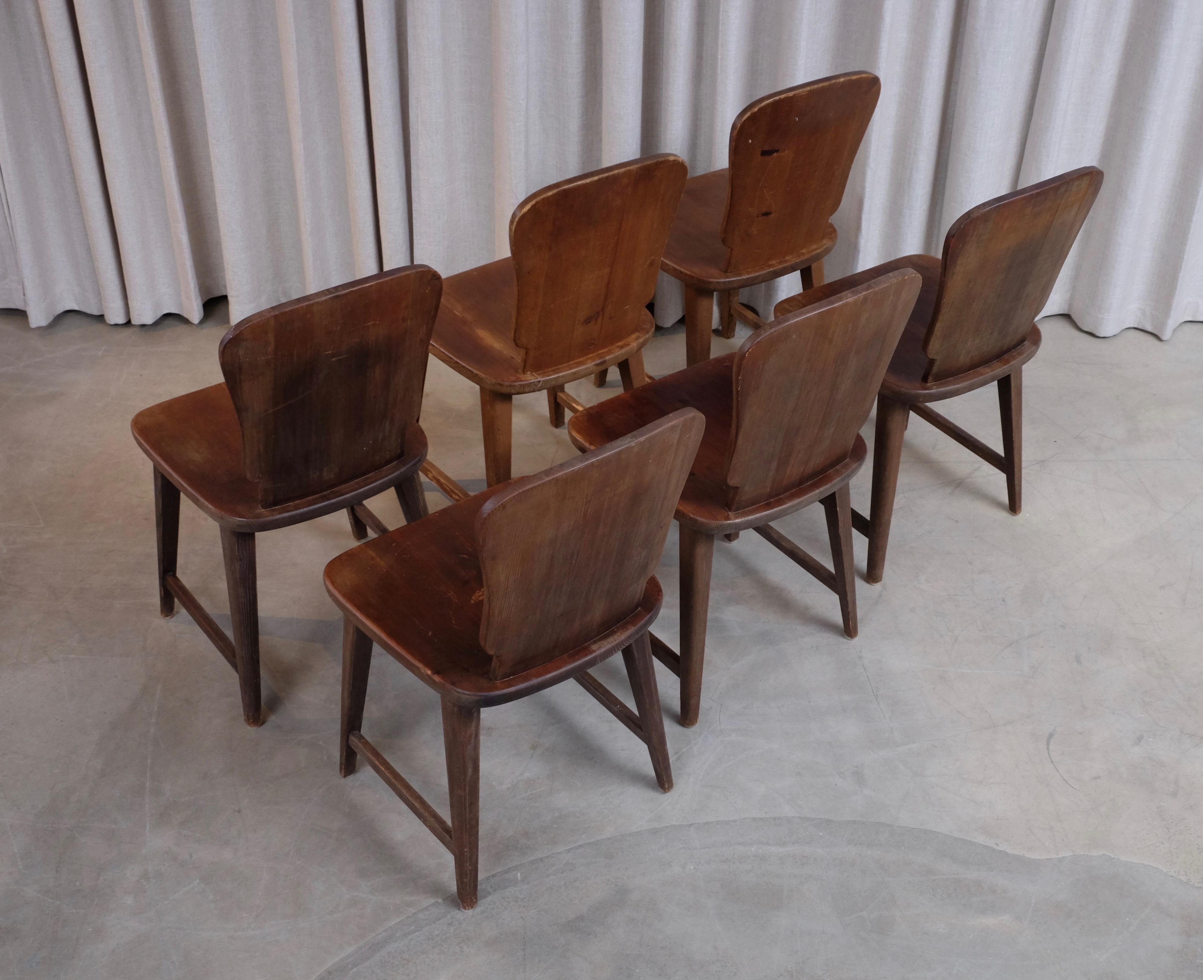 Scandinavian Modern Rare Set of 6 Swedish Pine Chairs, 1940s