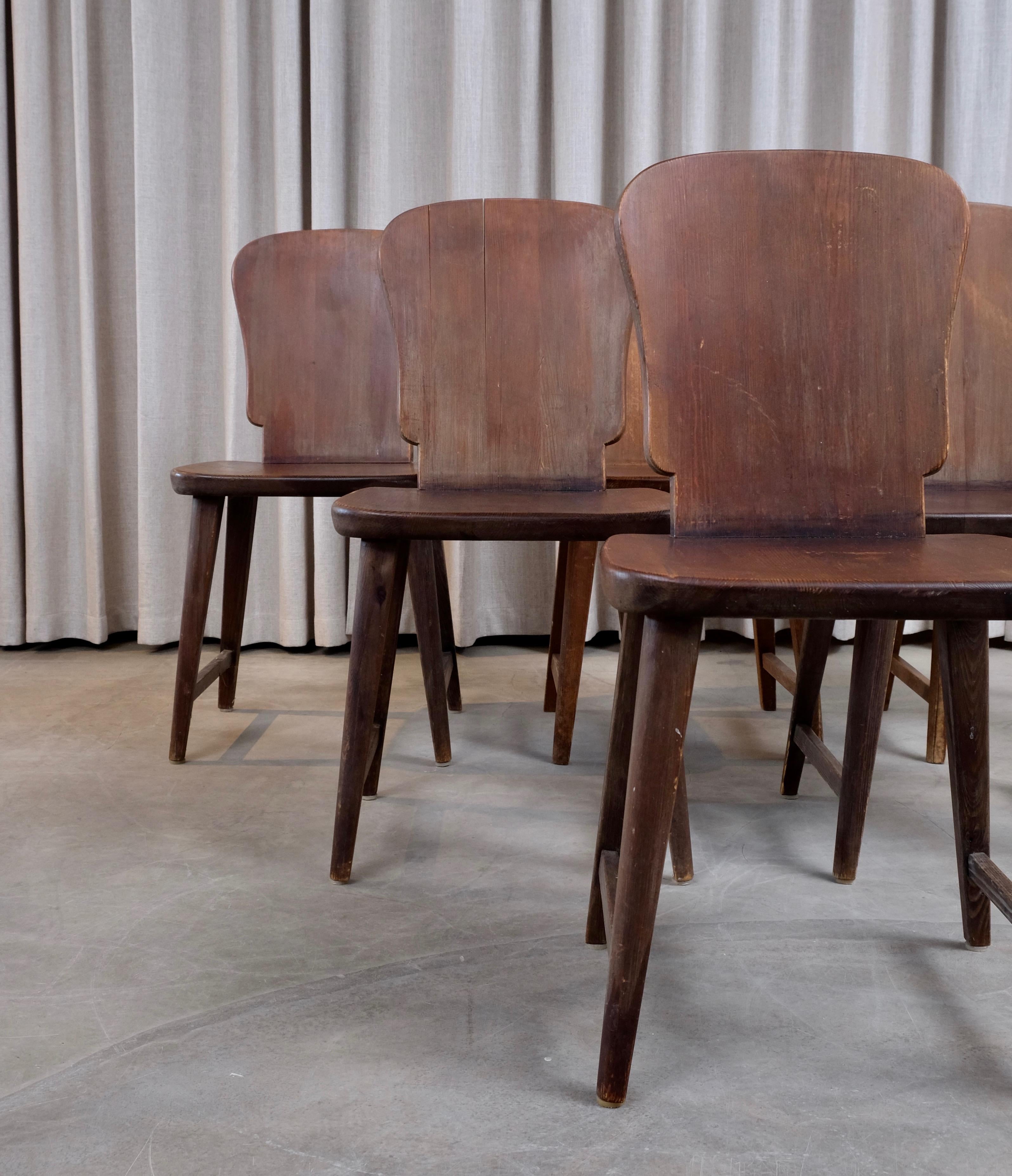 Rare Set of 6 Swedish Pine Chairs, 1940s In Good Condition In Stockholm, SE