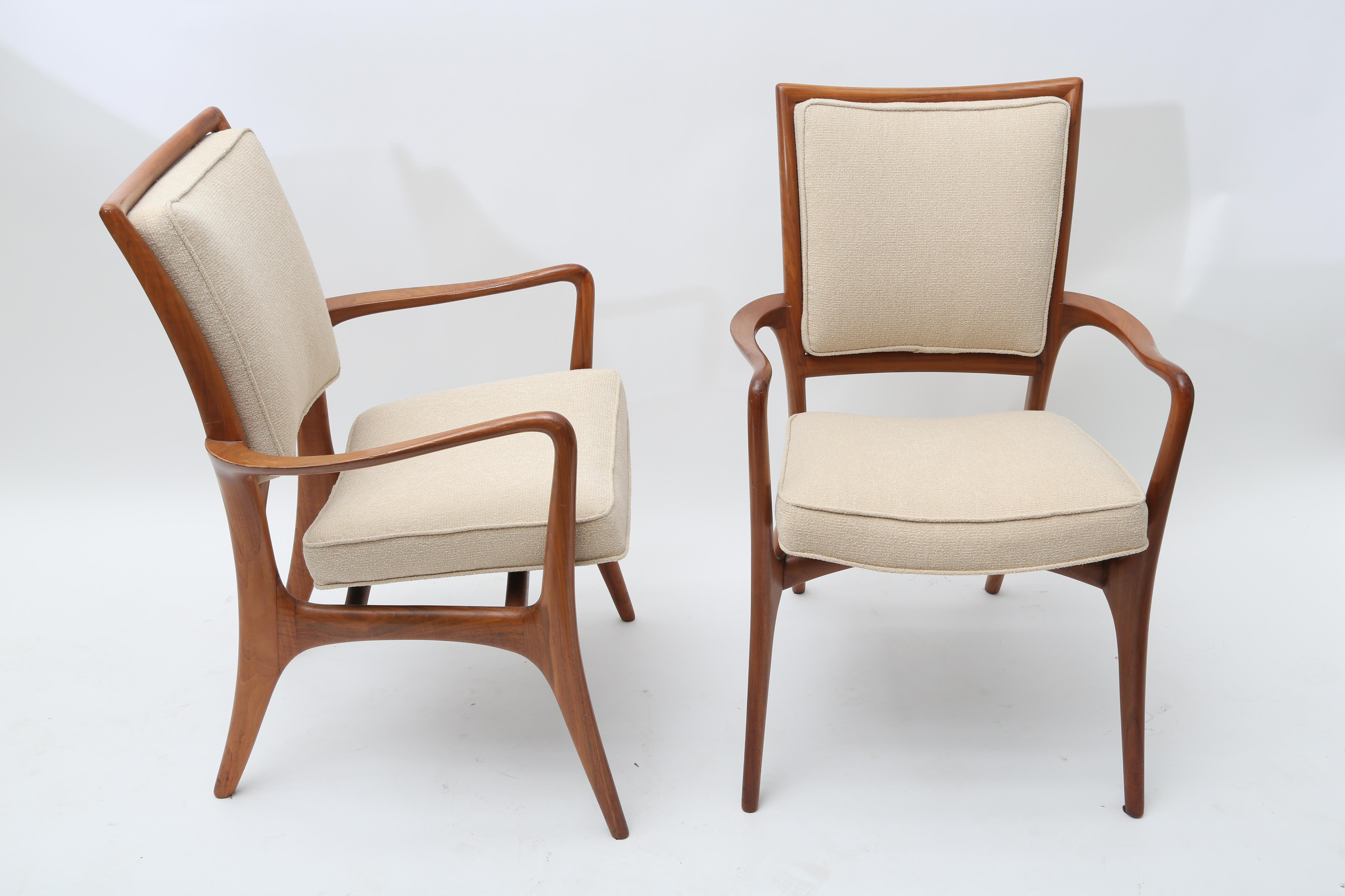 An unusual set of 6 armchairs, model 175A
From Vladimir Kagans most iconic period of organic design.
Professionally reupholstered.
Branded signatures.