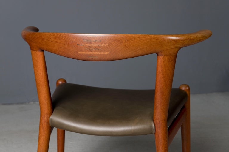 Rare Set of 8 Hans Wegner Bullhorn Chairs by Johannes Hansen  For Sale 2