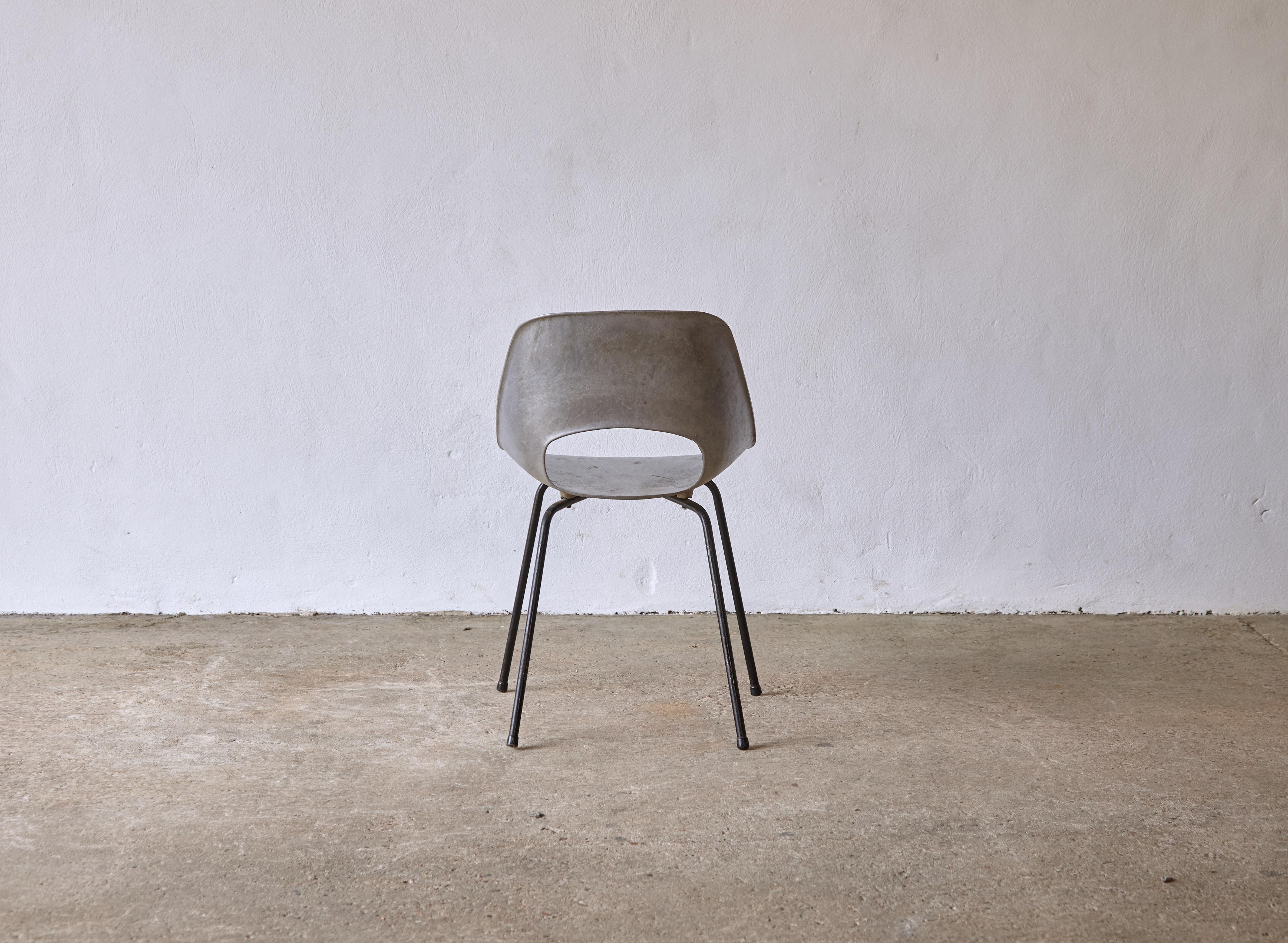 Rare ensemble de 8 chaises Tulipe en fonte d'aluminium de Pierre Guariche, années 1950, France 10