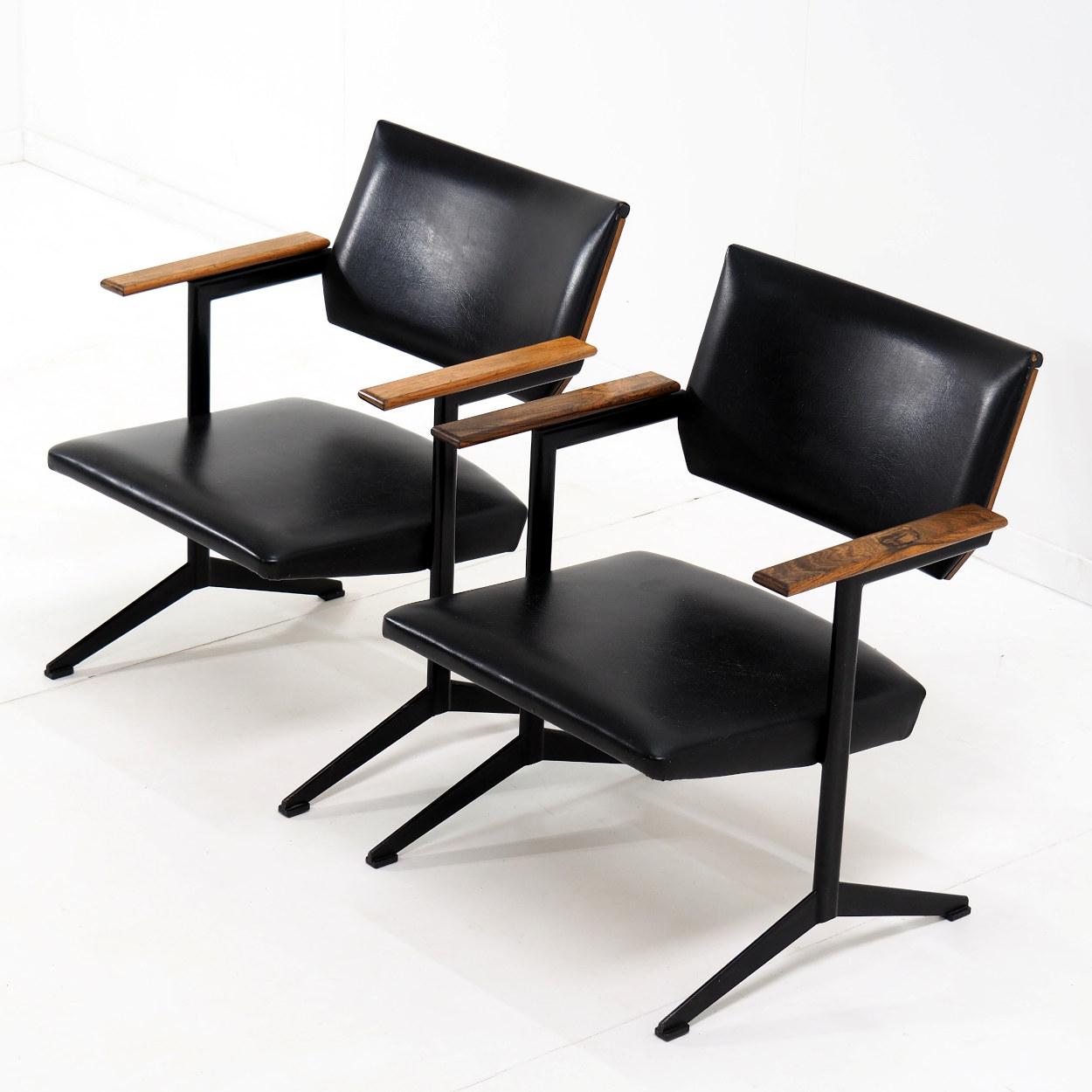 Mid-Century Modern Rare Set of ‘Ariadne’ Fauteuils by Dutch Designer Friso Kramer for Auping For Sale