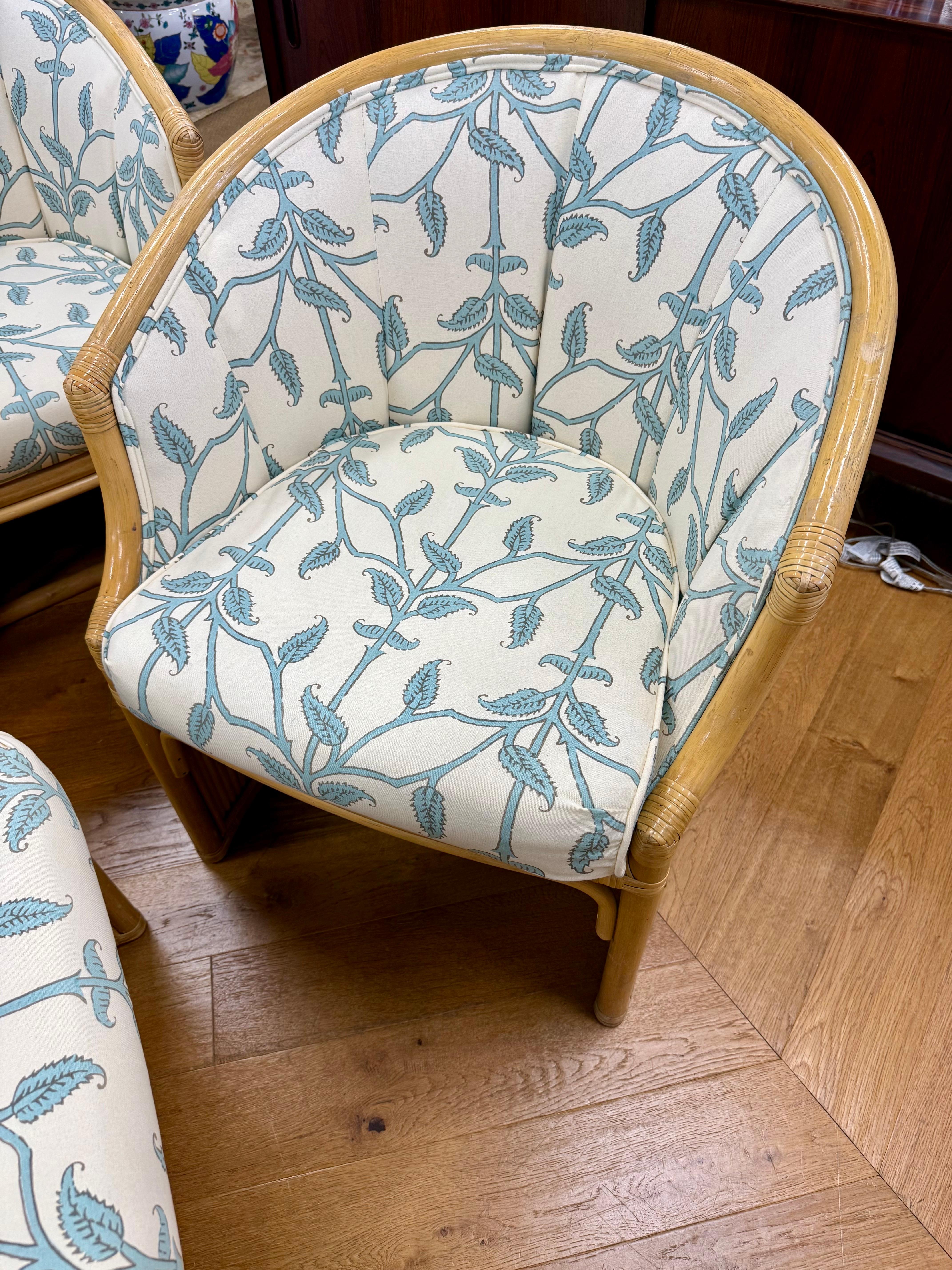Tessile Raro set di sedie da pranzo in rattan di bambù con intarsio di McGuire degli anni '70 in vendita