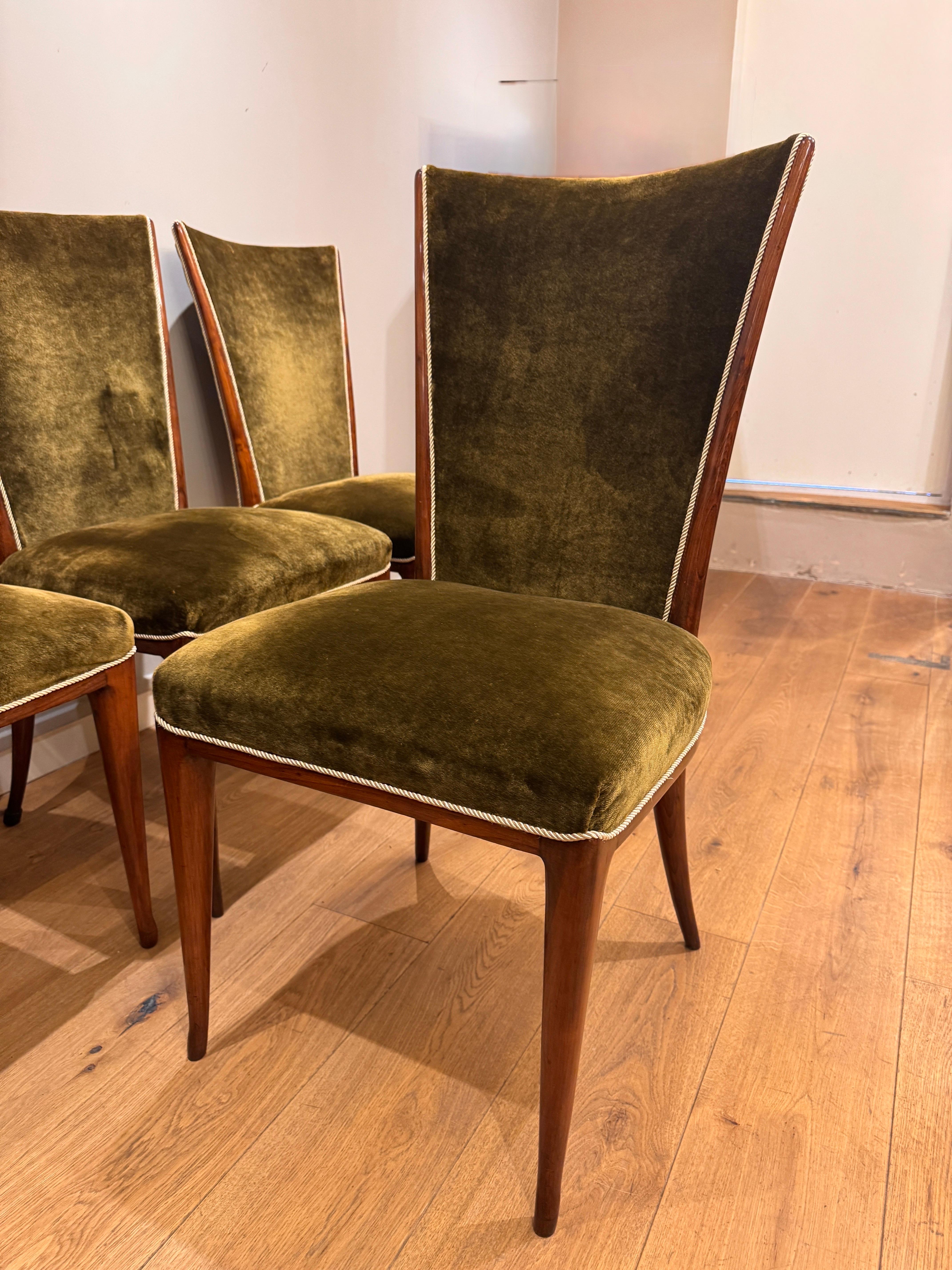 Rare set of eight dining room chairs by Osvaldo Borsani In Good Condition For Sale In London, GB