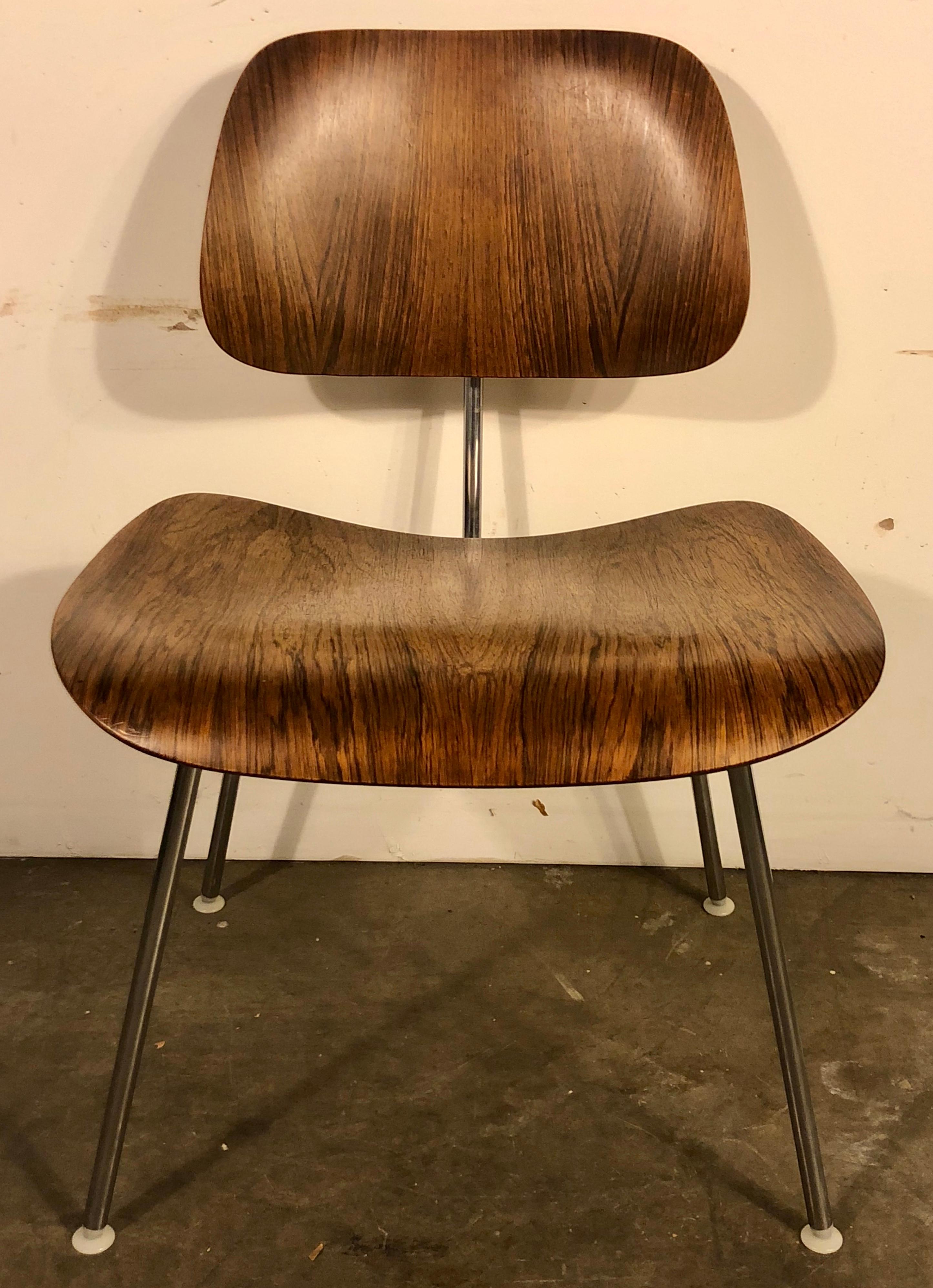 Rare Set of Eight Herman Miller Eames DCM Dining Chairs in Rosewood In Good Condition In Brooklyn, NY