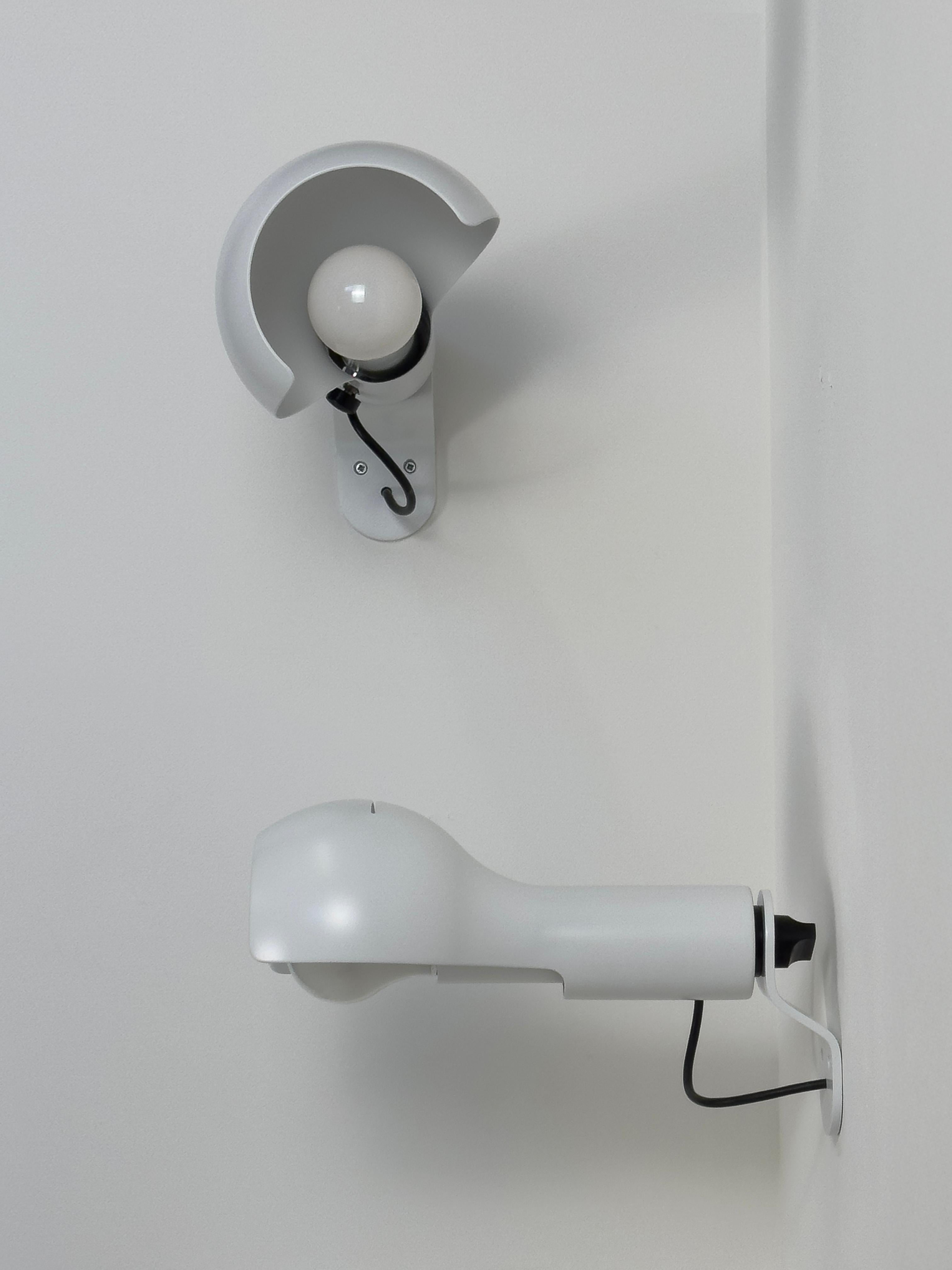 Raro set di lampade da parete o soffitto Flash di Joe Colombo per Oluce, Italia 1960 in vendita 9