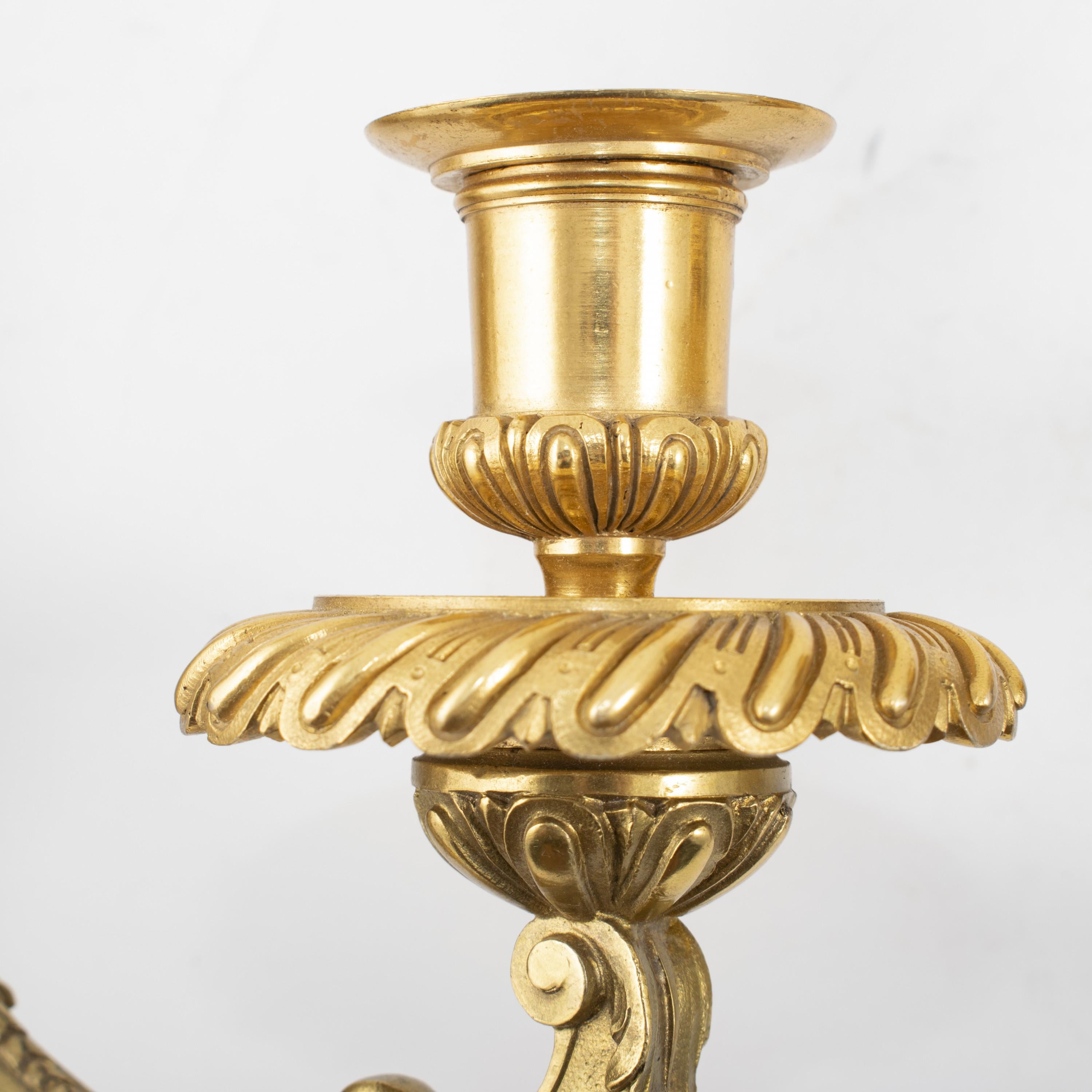 Seltener Satz von vier französischen Wandleuchtern aus vergoldeter Bronze im Louis-XVI.-Stil, Henri Vian im Angebot 5