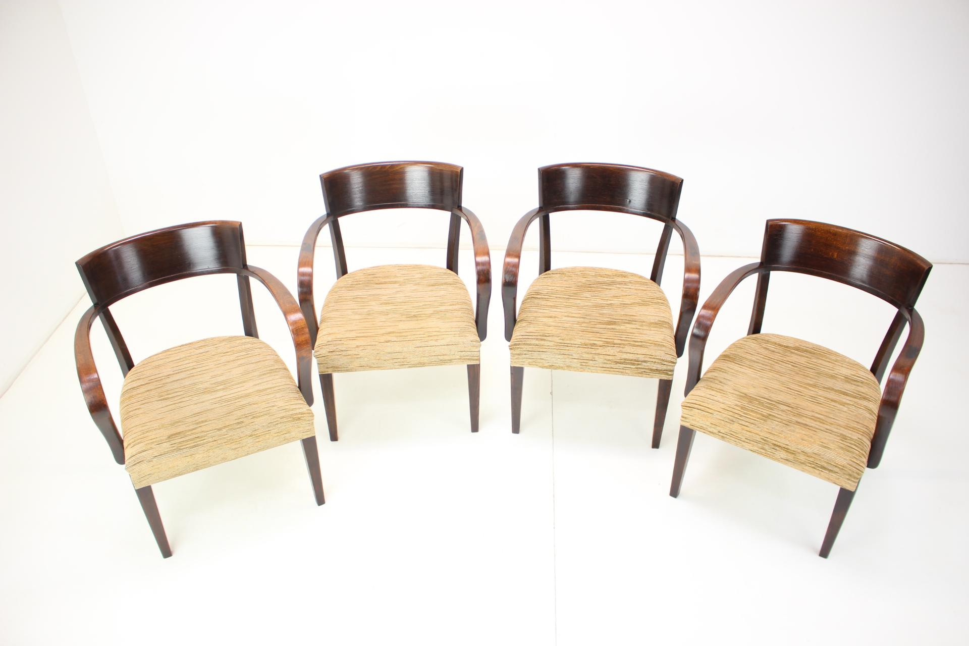 Rare ensemble de quatre chaises de catalogue H-224 par Jindřich Halabala Années 1930, Tchécoslovaquie en vente 11